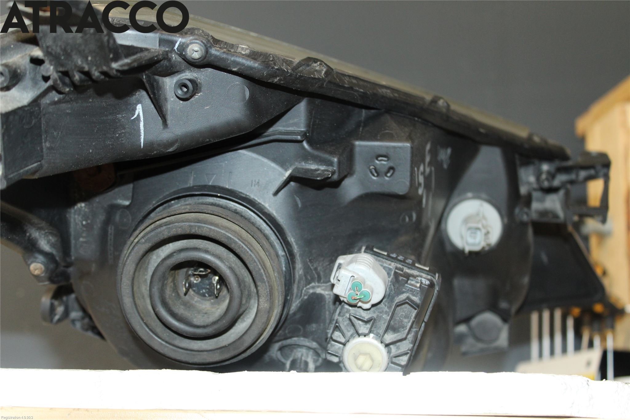 Toyota YARIS XP130 12-14 Frontlykt Venstre