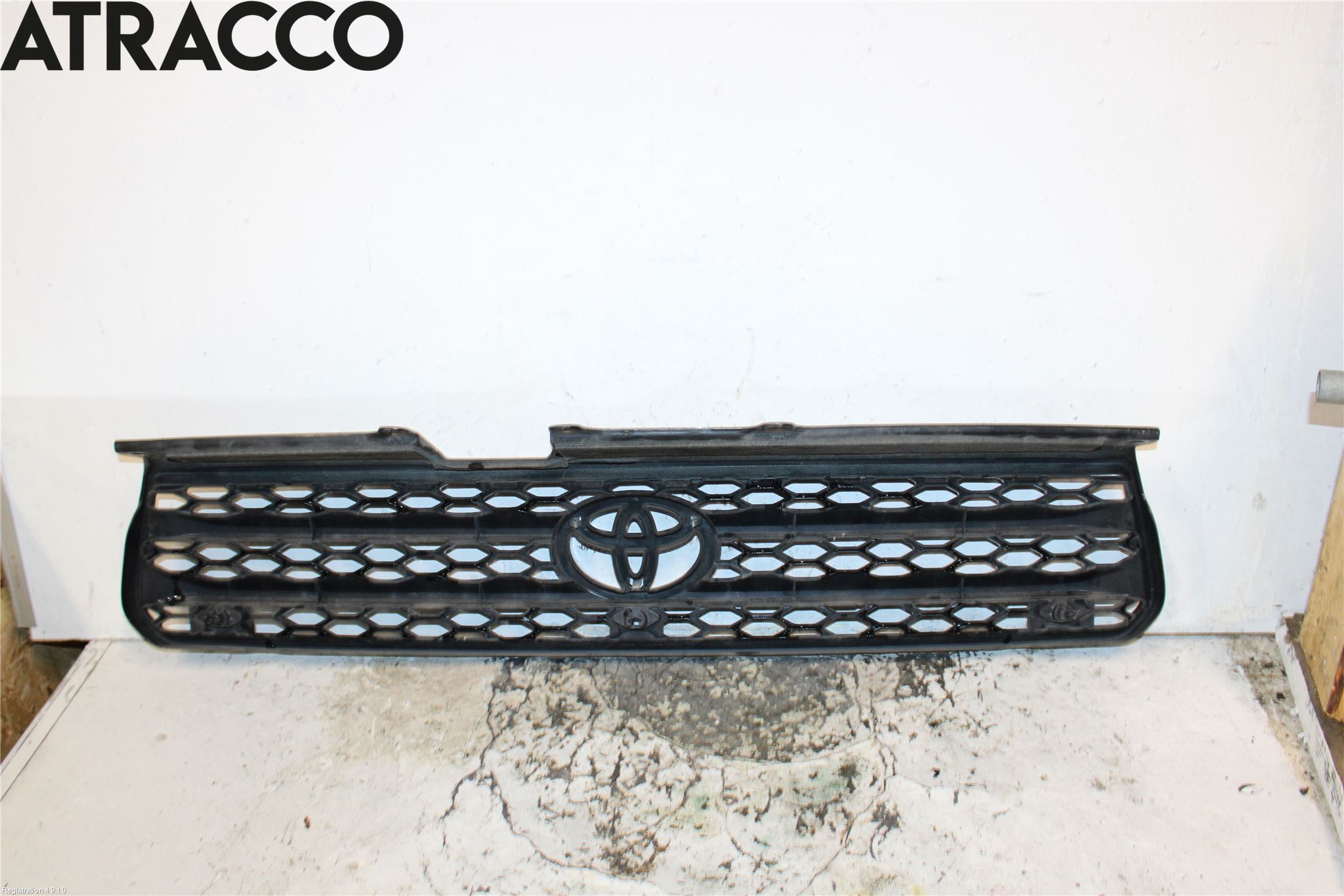 Toyota RAV 4 00-06 Grill Komplett