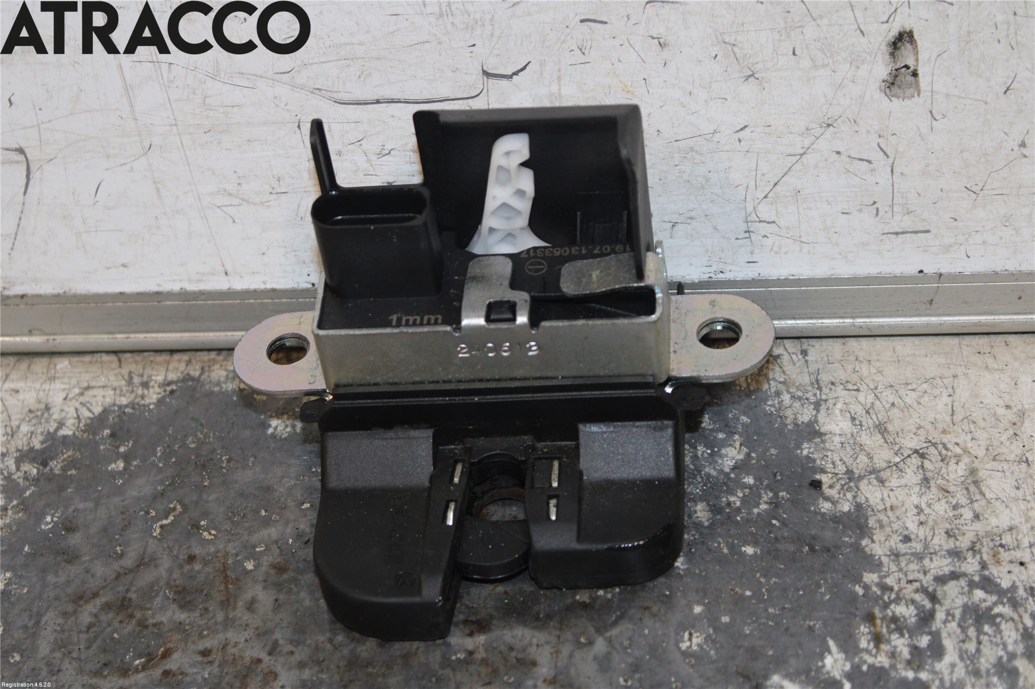 Volkswagen VW GOLF / E-GOLF VII 13-20 Bakluke-Lokk Låsekasse