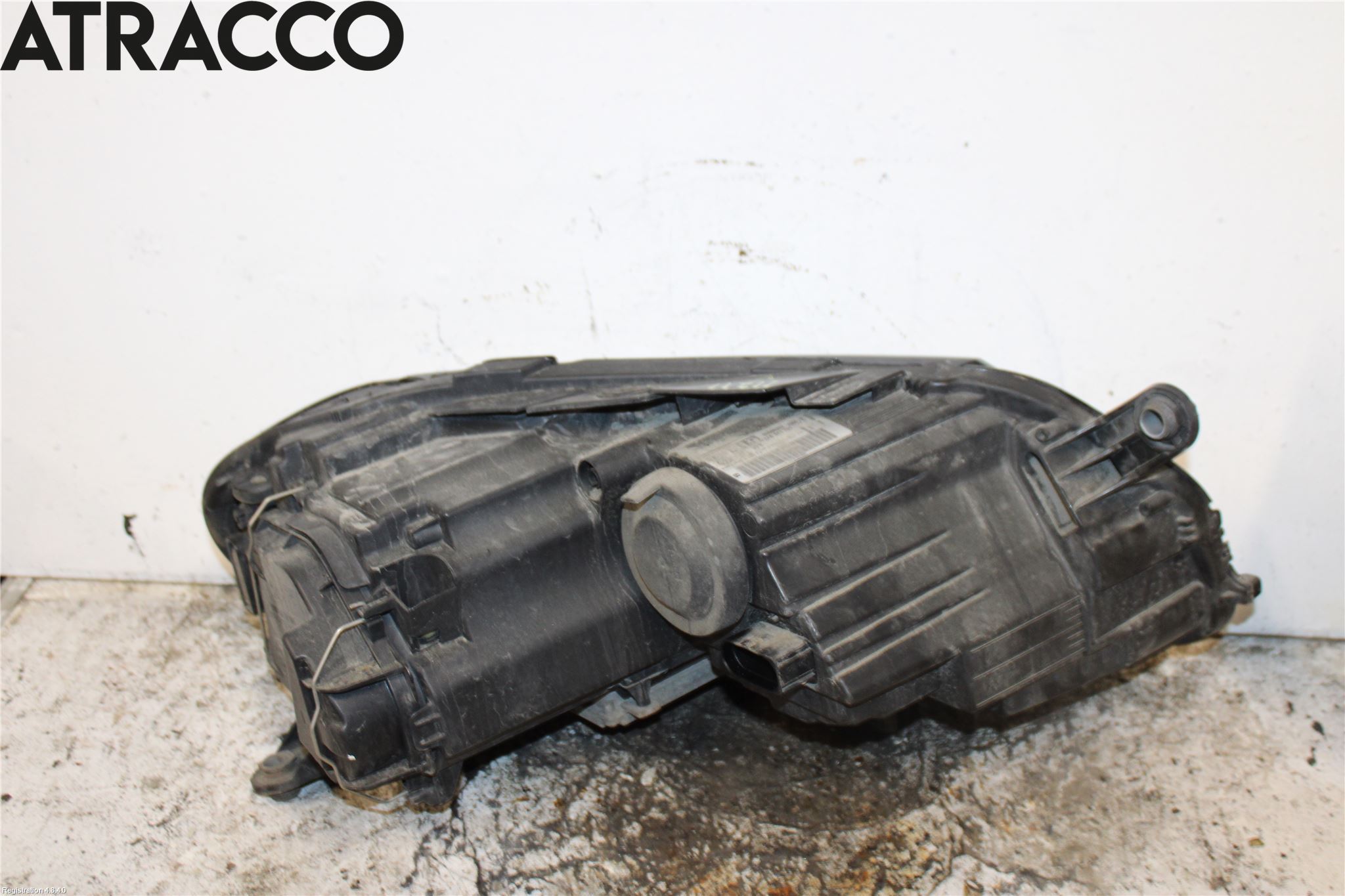 Volkswagen VW PASSAT 11-14 Frontlykt Venstre