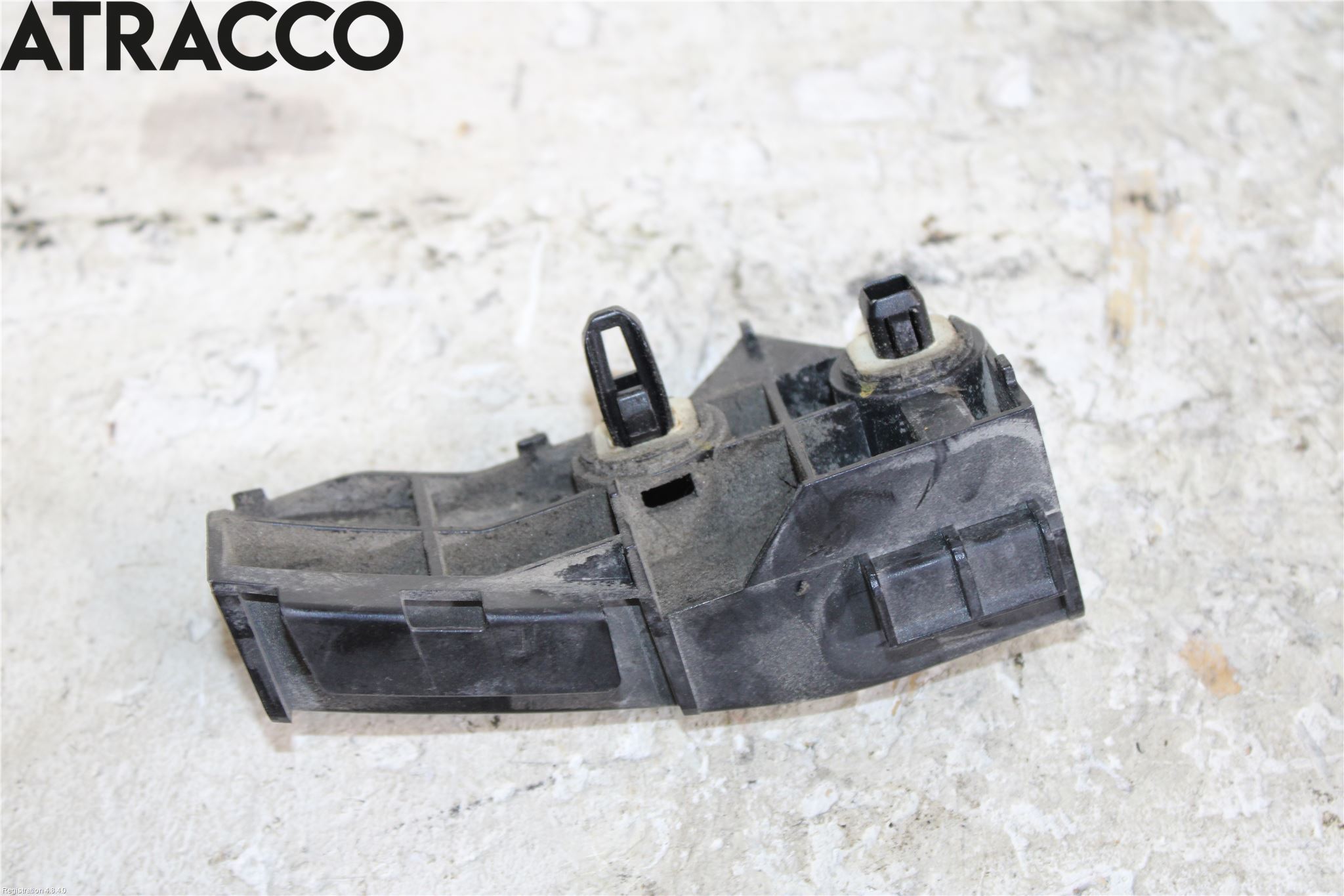 Toyota AURIS 10-12 Støtfangerfeste Bak Venstre