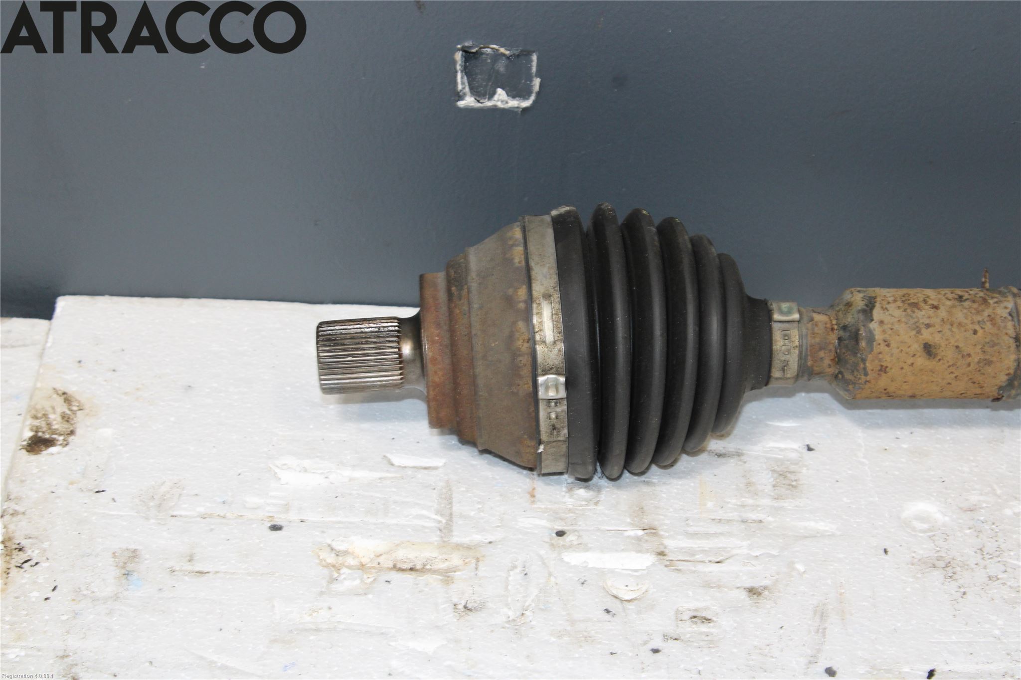 Volkswagen VW PASSAT 11-14 Drivaksel Foran Kompl Høyre