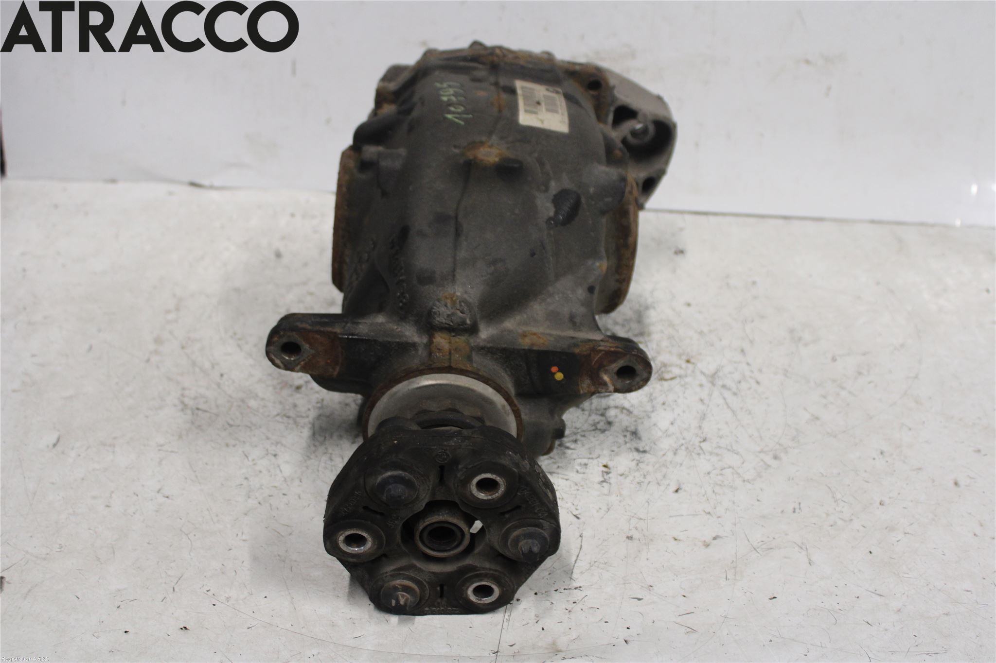 BMW 3 F30/F31/F80 12-19 Bakaksel Kardang Bak -Diff