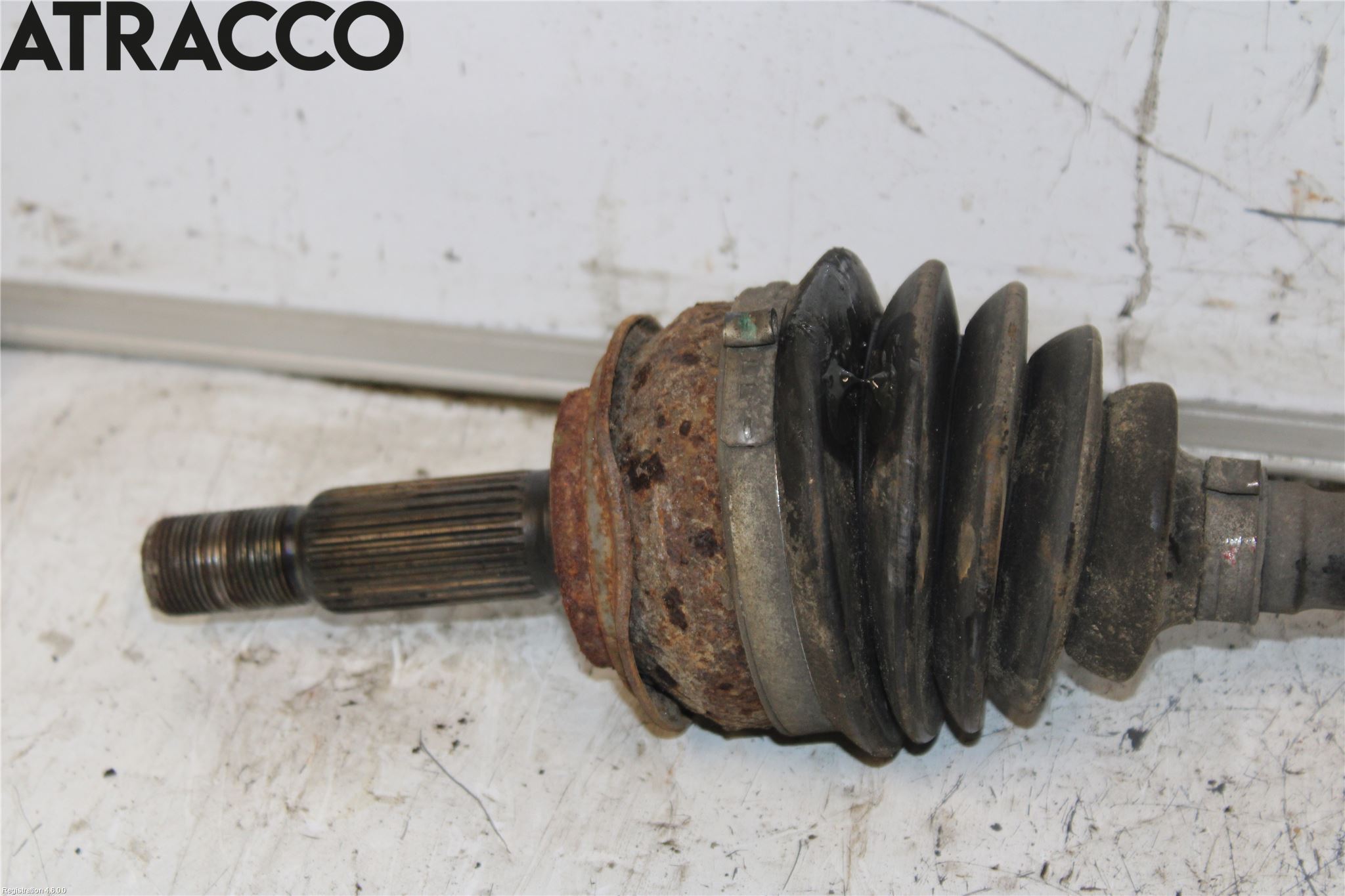 Toyota YARIS XP130 15-20 Drivaksel Foran Kompl Venstre