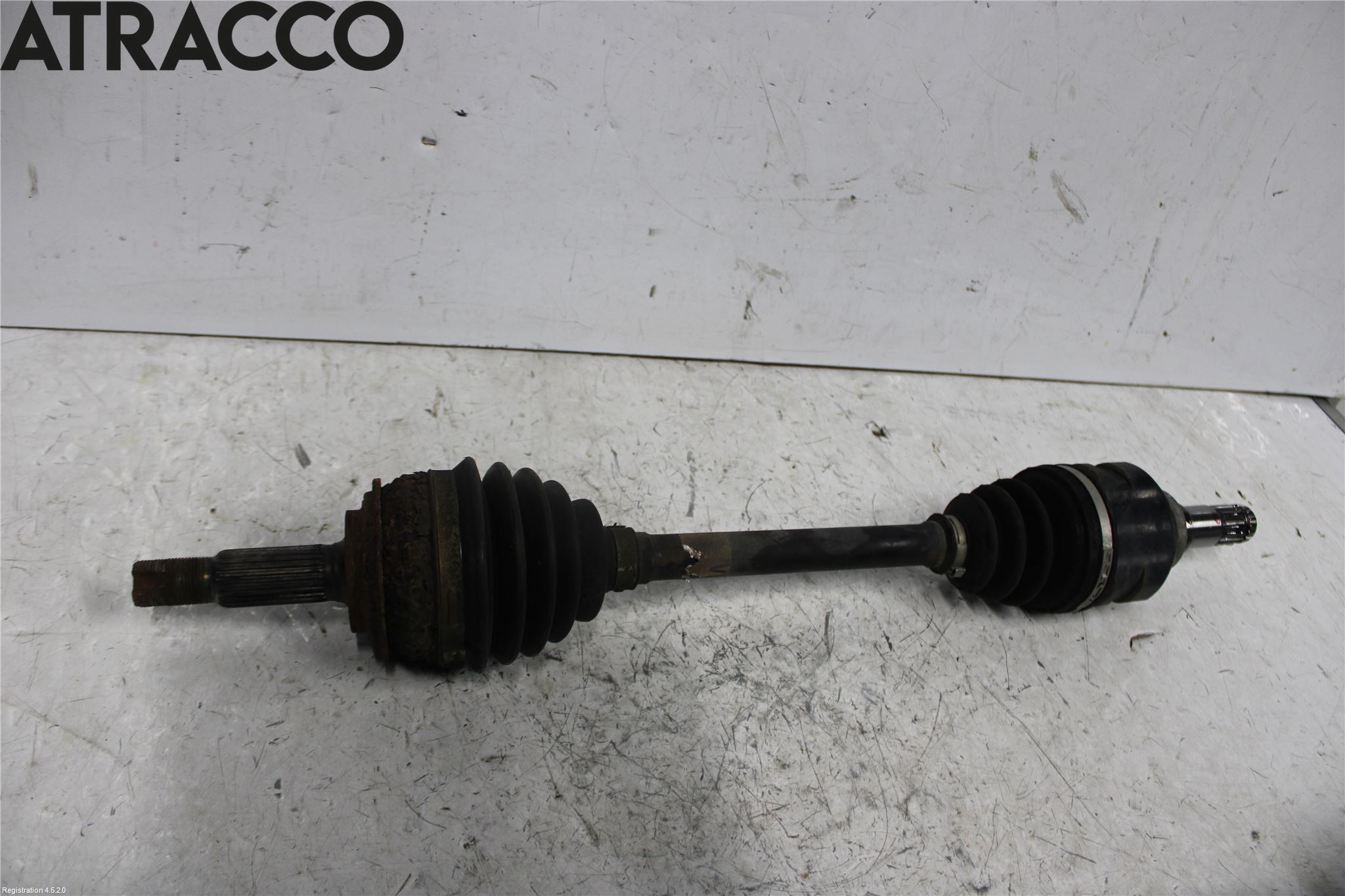 Toyota YARIS XP130 15-20 Drivaksel Foran Kompl Venstre