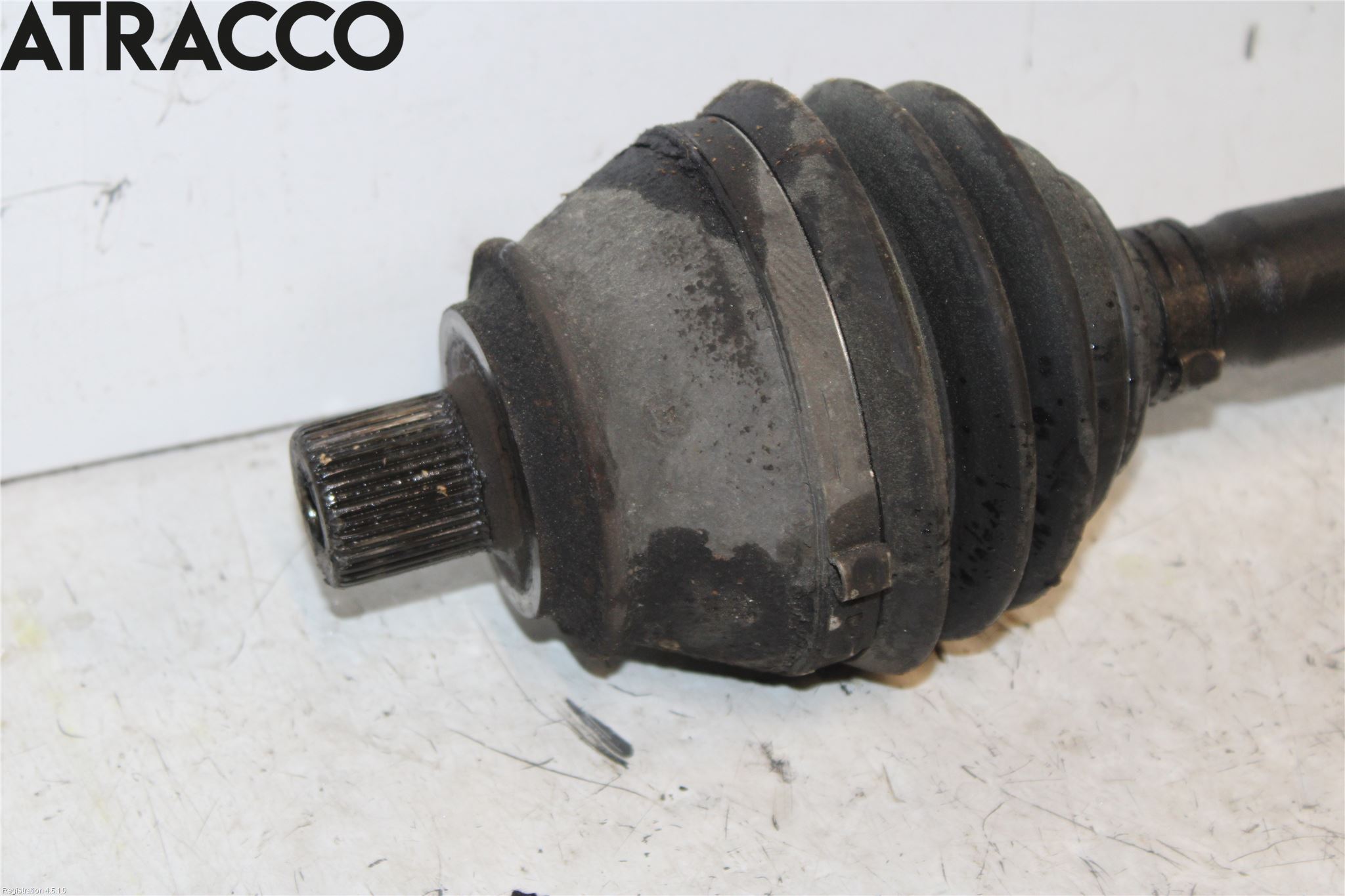 Audi A6/S6     05-11 Drivaksel Foran Kompl Høyre