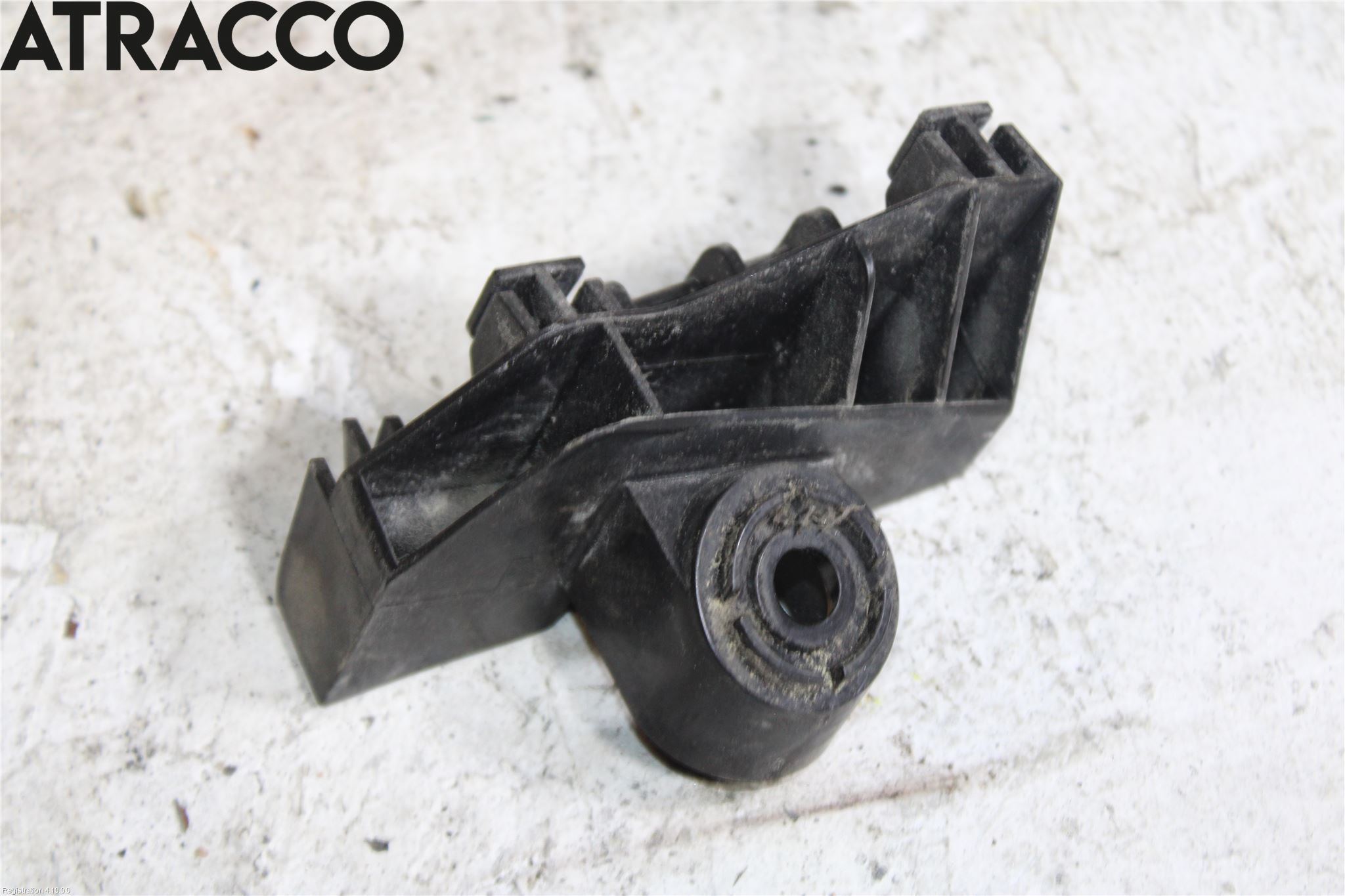 Toyota AURIS 13-19 Støtfangerfeste Bak Venstre