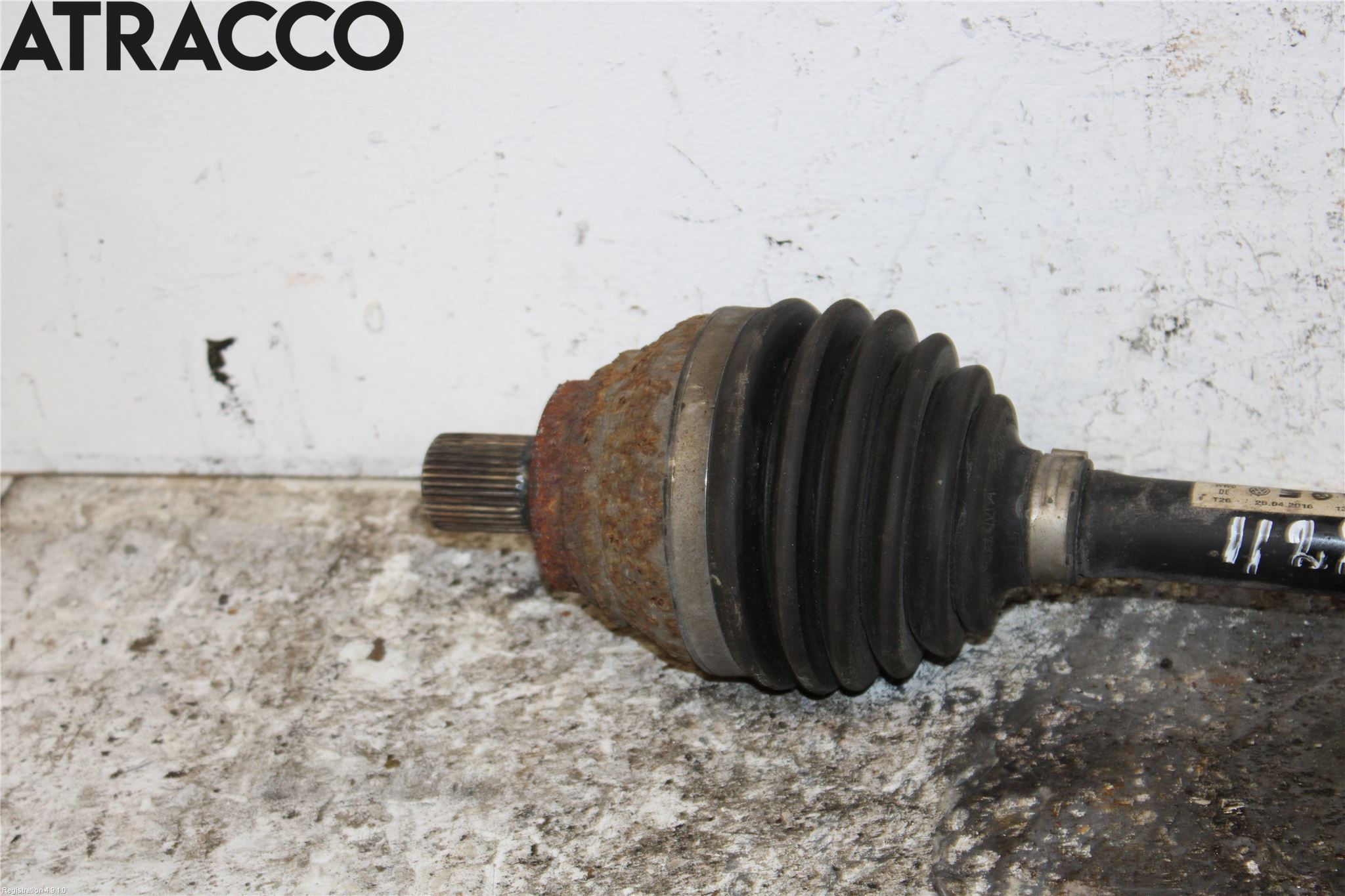 Volkswagen VW PASSAT 15-19 Drivaksel Foran Kompl Venstre