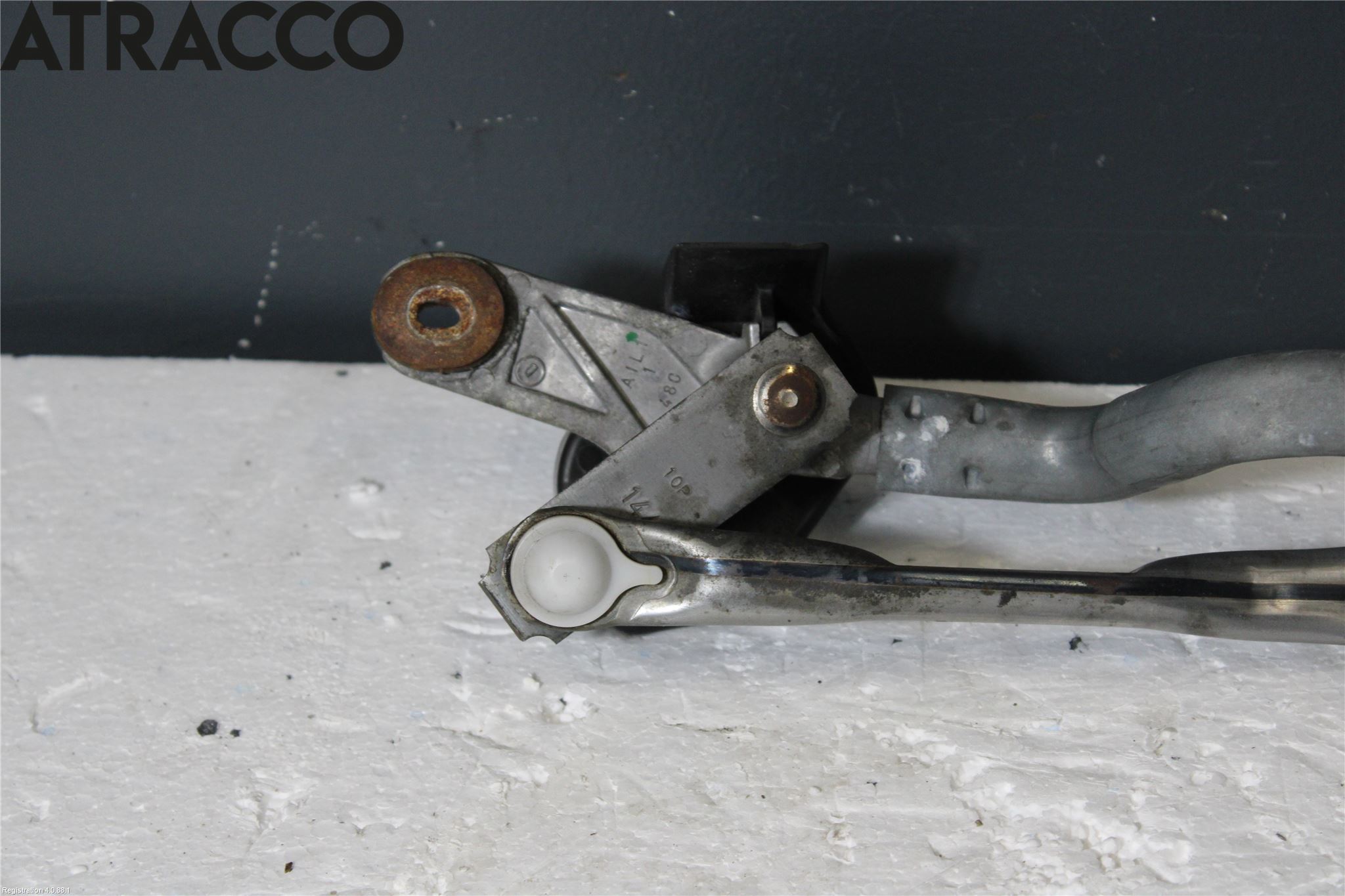 Toyota YARIS XP130 12-14 Viskermotor Frontrute