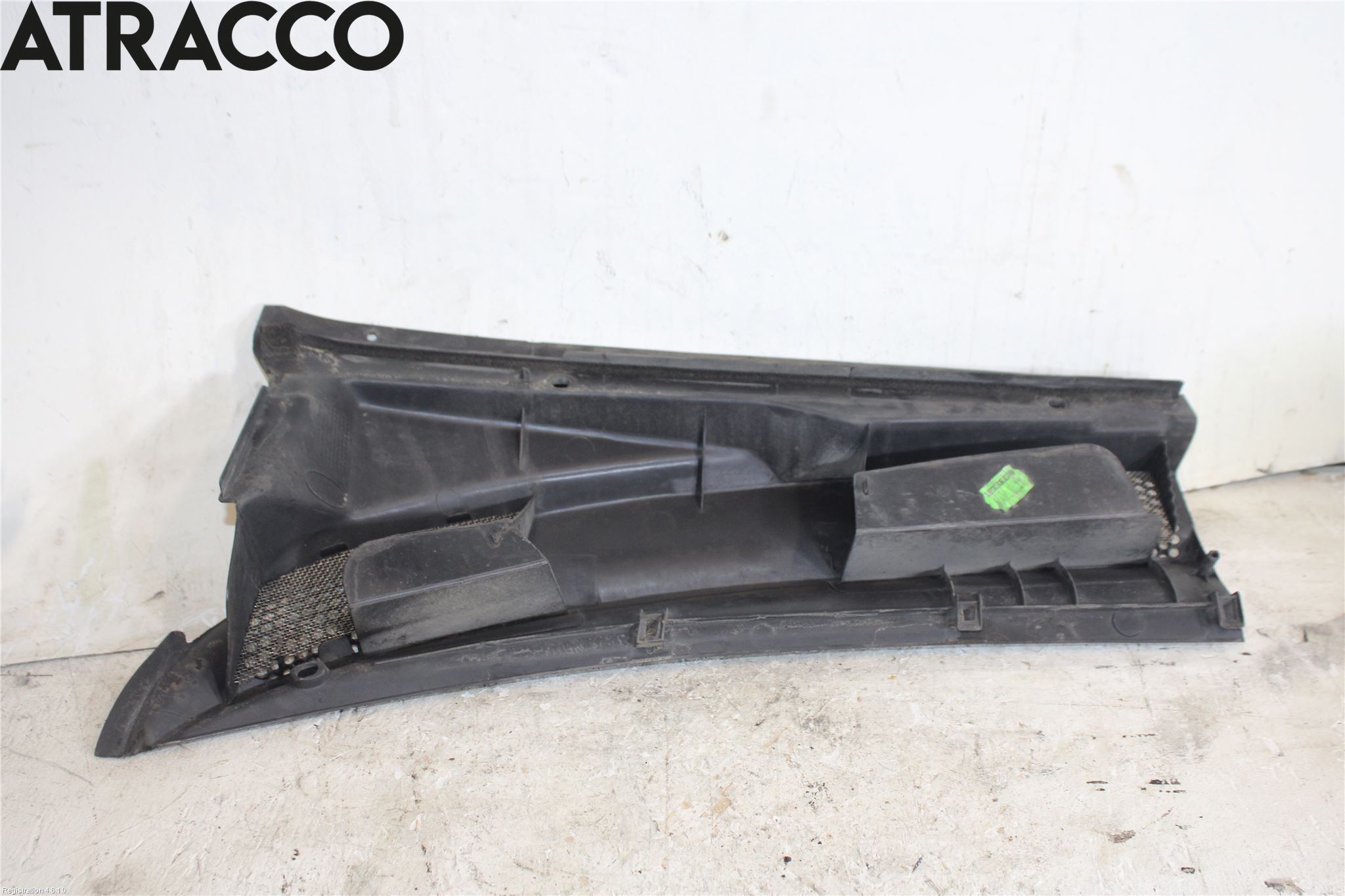 Toyota YARIS P1 03-05 Visker Deksel-Grill-Under Frr