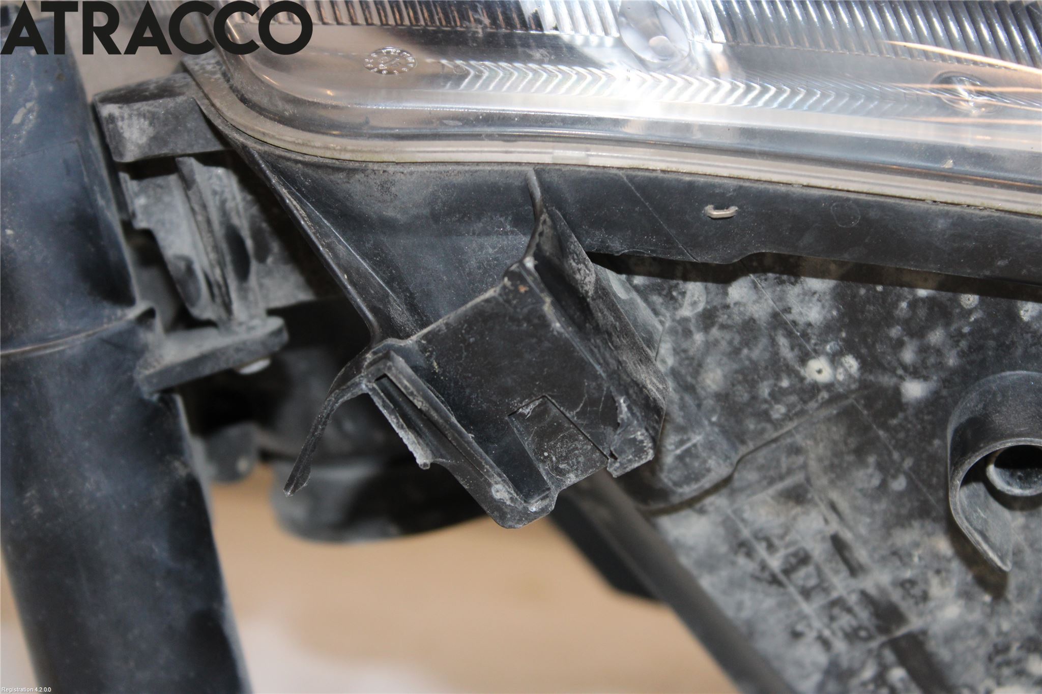 Ford KUGA 08-12 Frontlykt Venstre