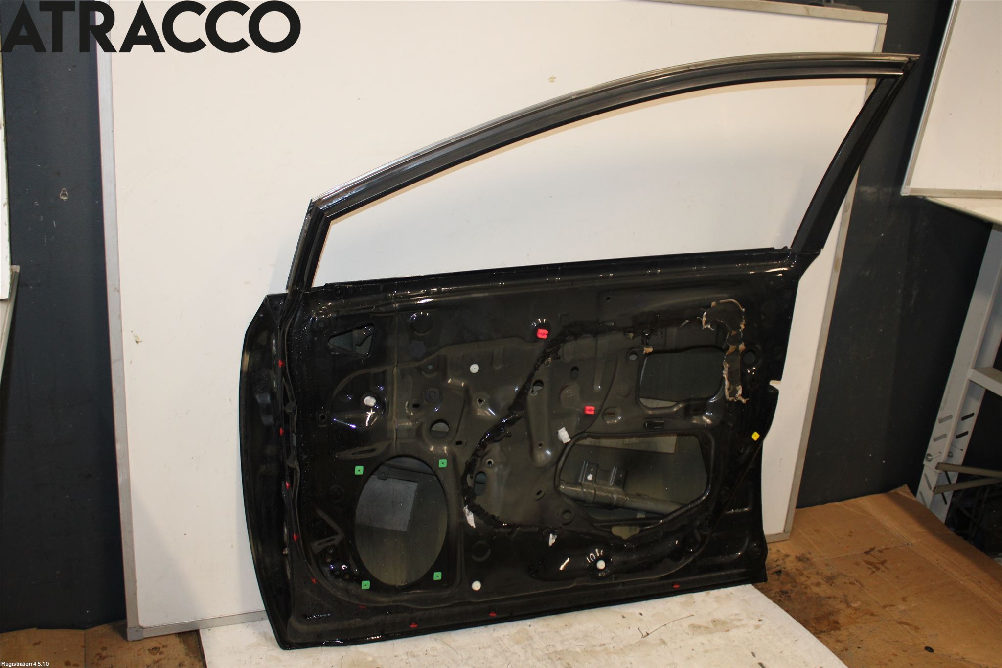 Toyota AVENSIS 09-15 Dør 4D Foran Høyre