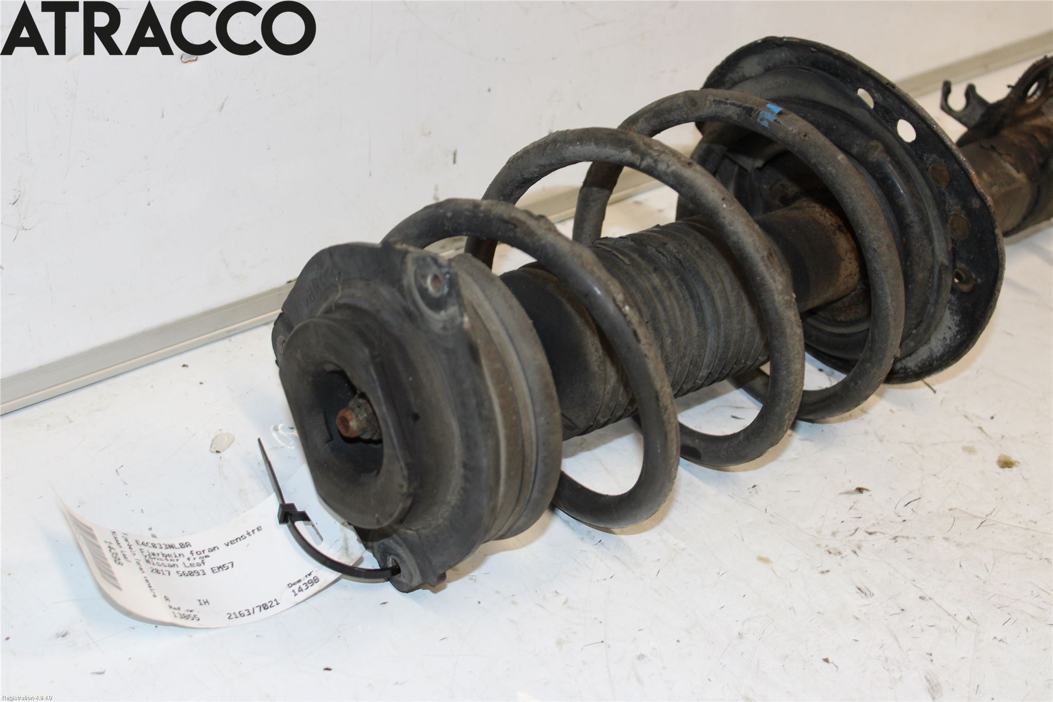 Nissan LEAF 11-17 Fjærbein Foran Høyre