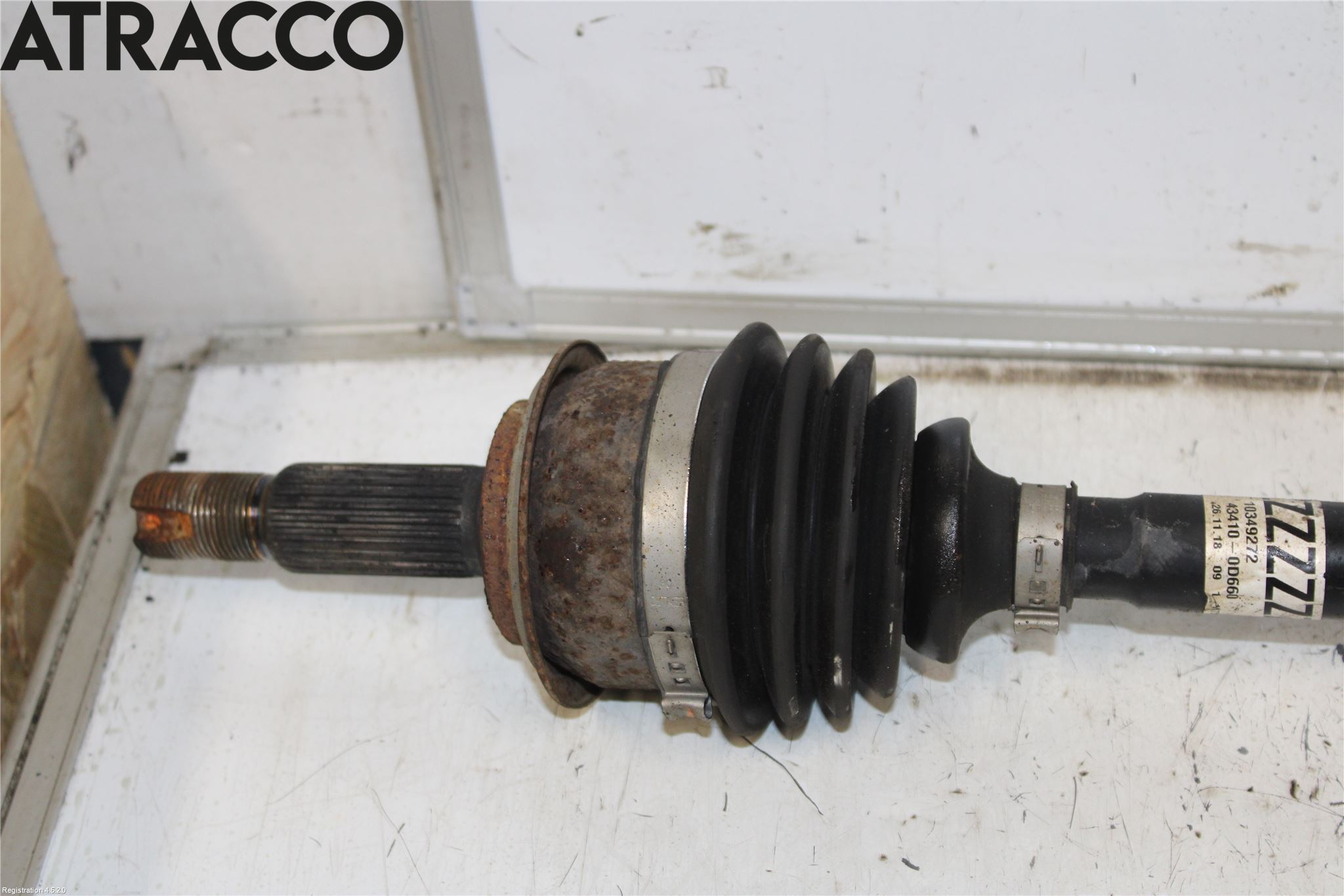 Toyota YARIS XP130 15-20 Drivaksel Foran Kompl Høyre