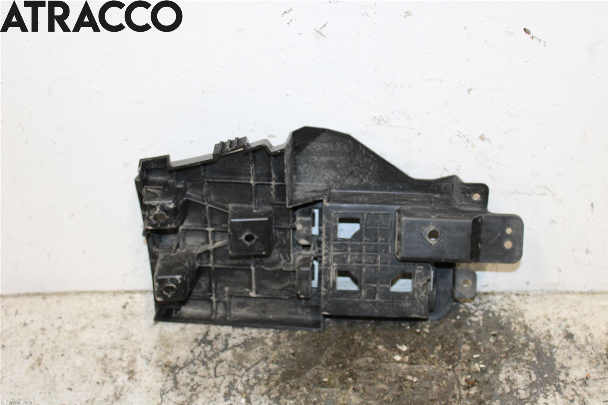 Volvo V60 14-18 Støtfangerfeste Bak Høyre