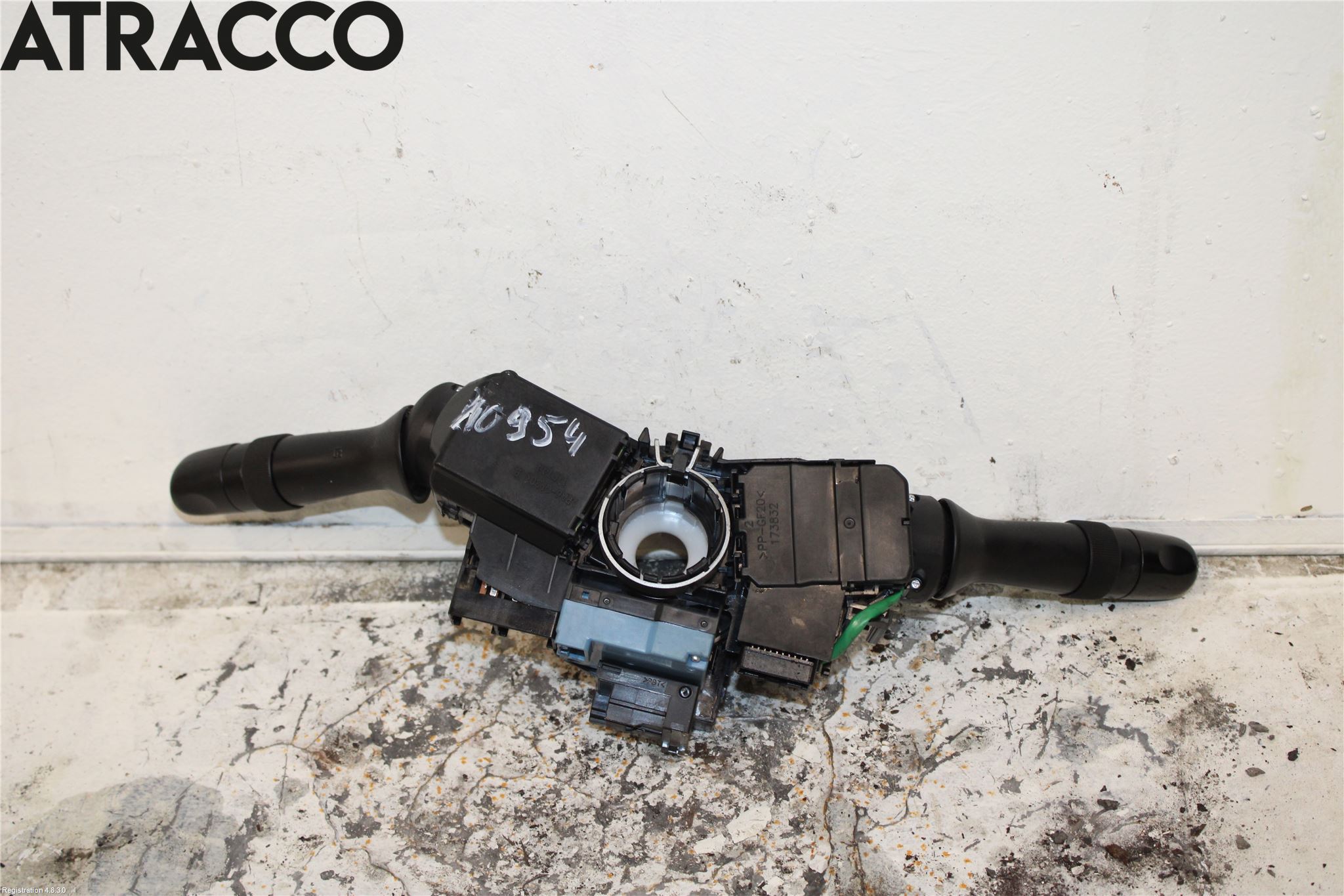 Toyota AURIS 10-12 Bryter Ratt Kombi H Og V