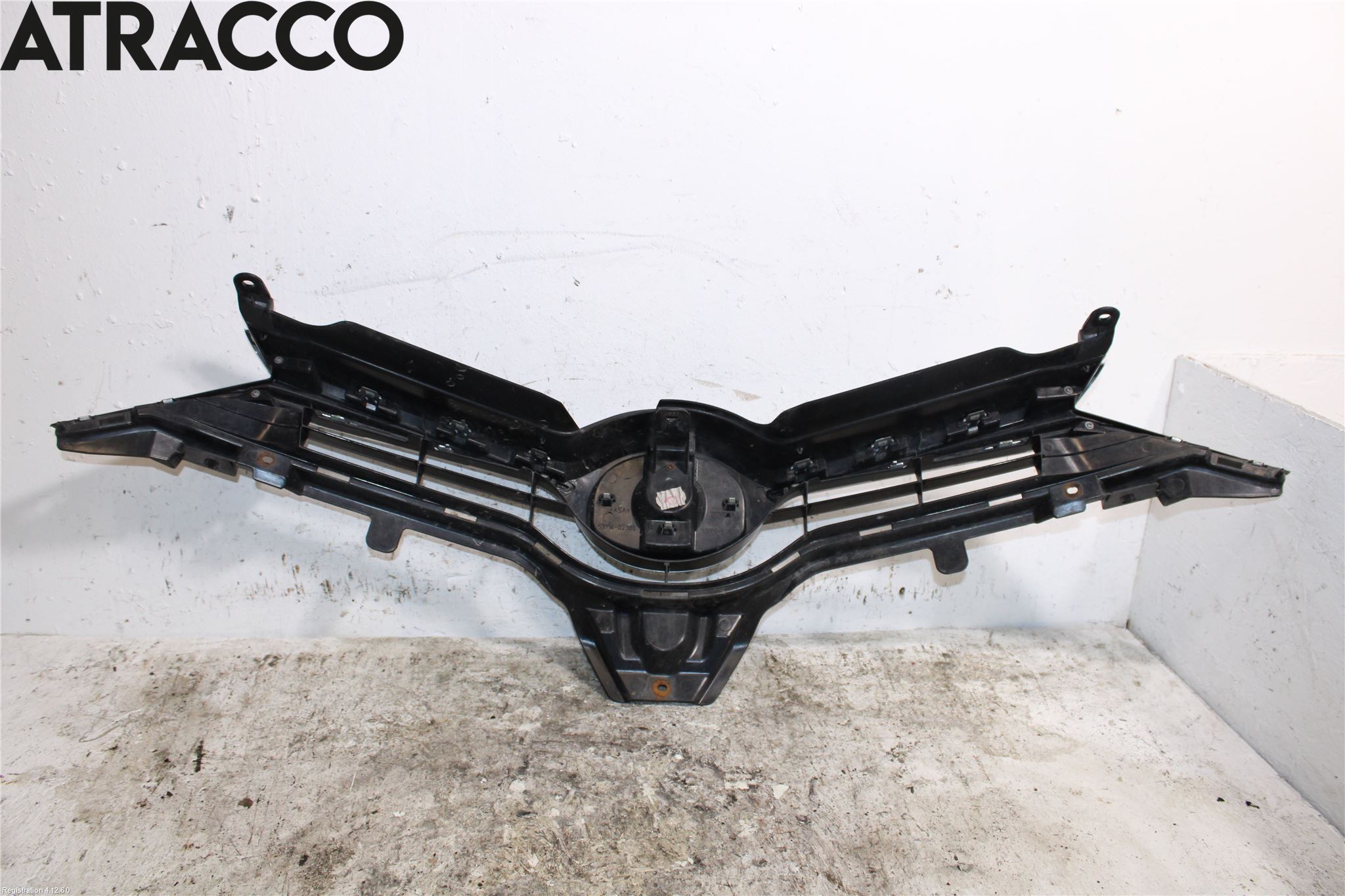 Toyota AURIS 13-19 Grilldel Midt