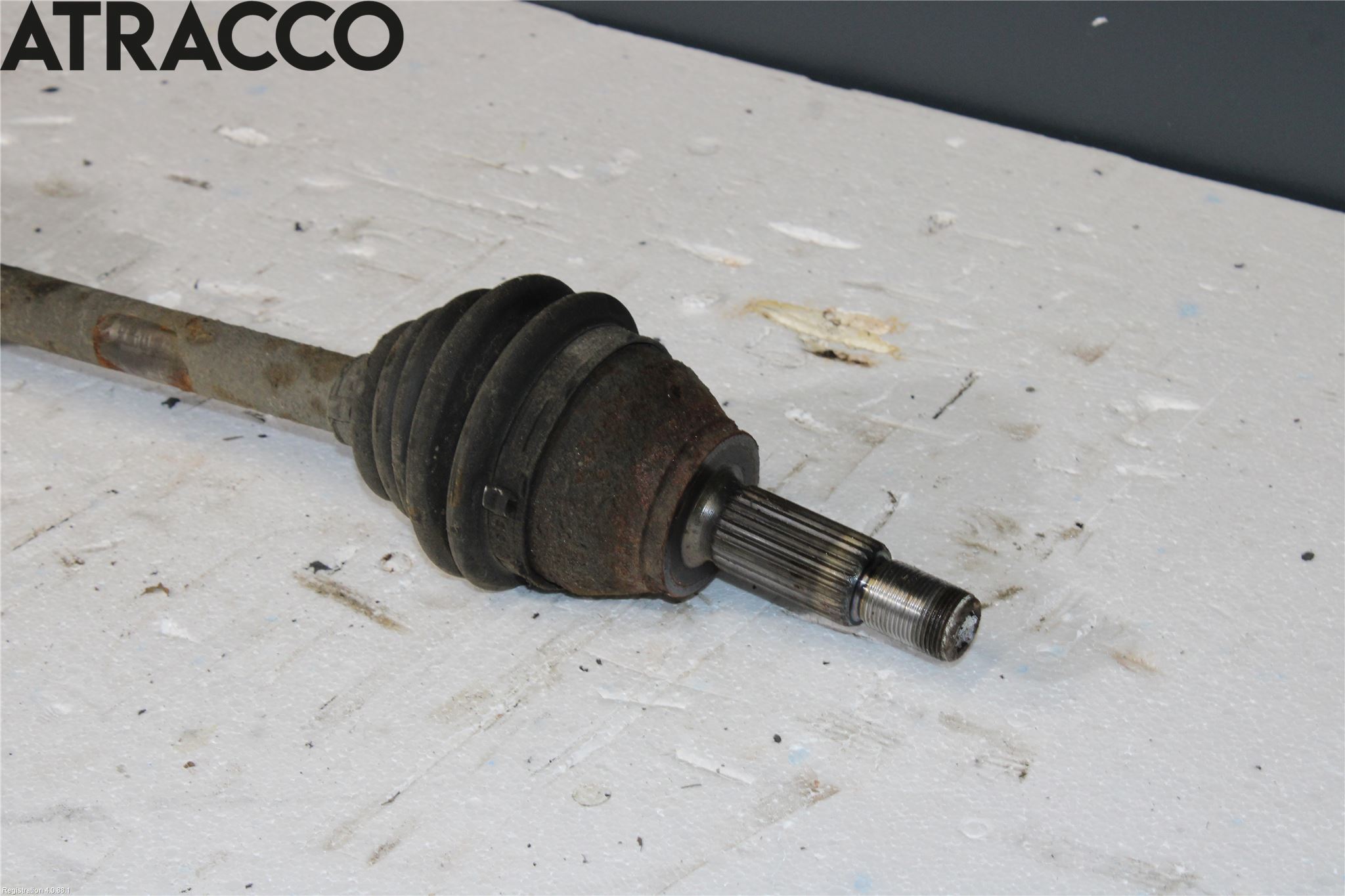 Ford FIESTA 09-12 Drivaksel Foran Kompl Høyre