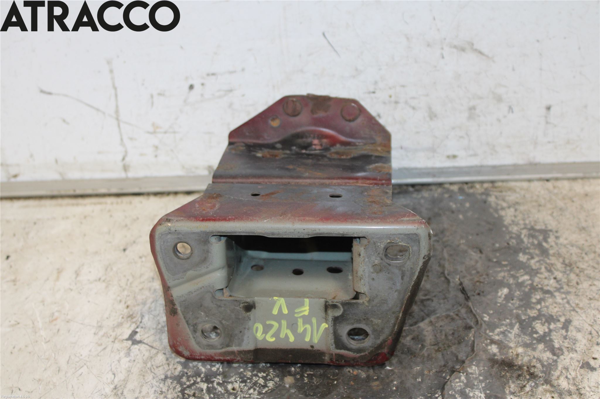 Nissan LEAF 11-17 Støtfanger Foran Feste