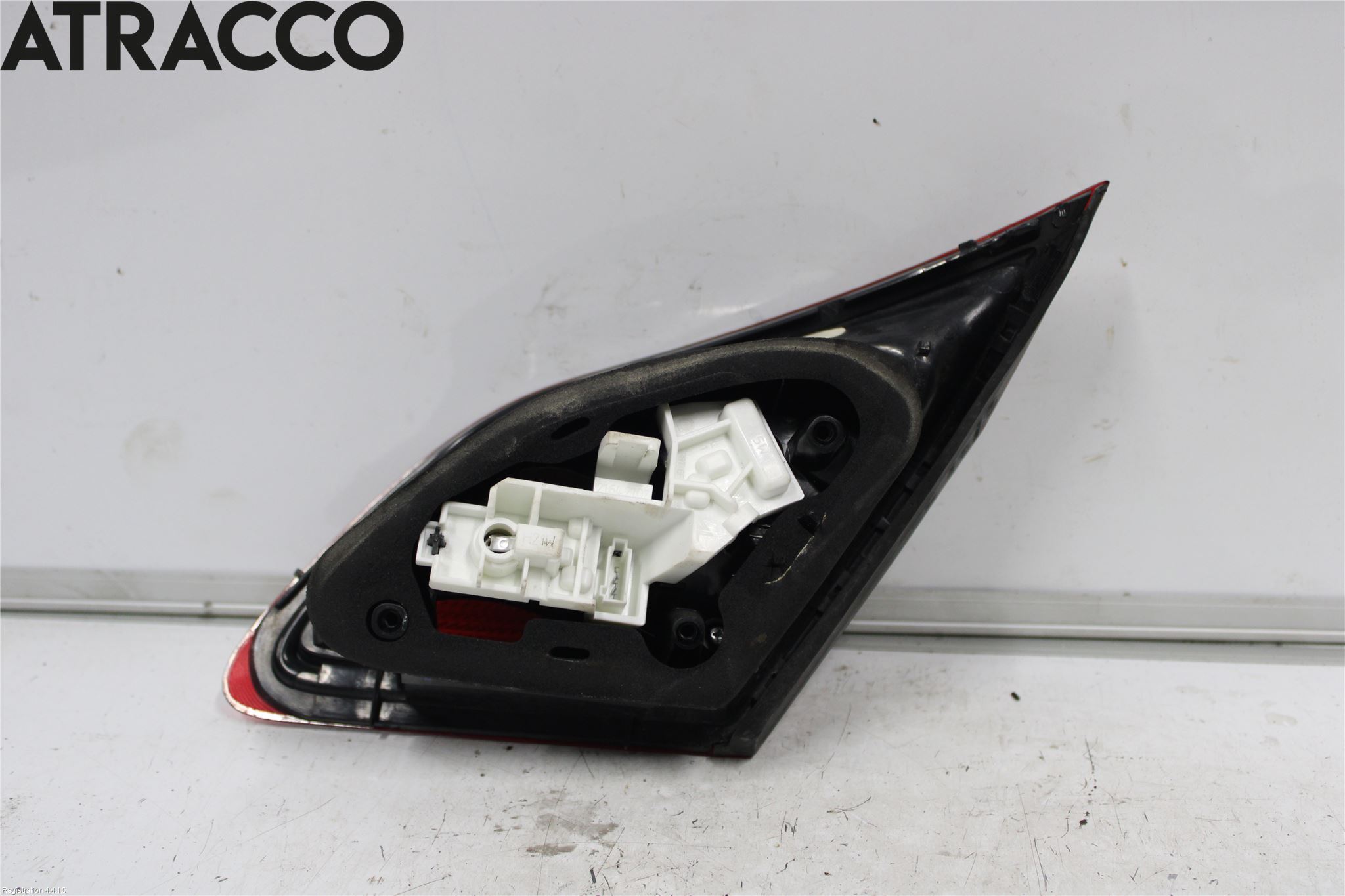 Opel ASTRA J 10-15 Baklykt Venstre  På Luke(Indre