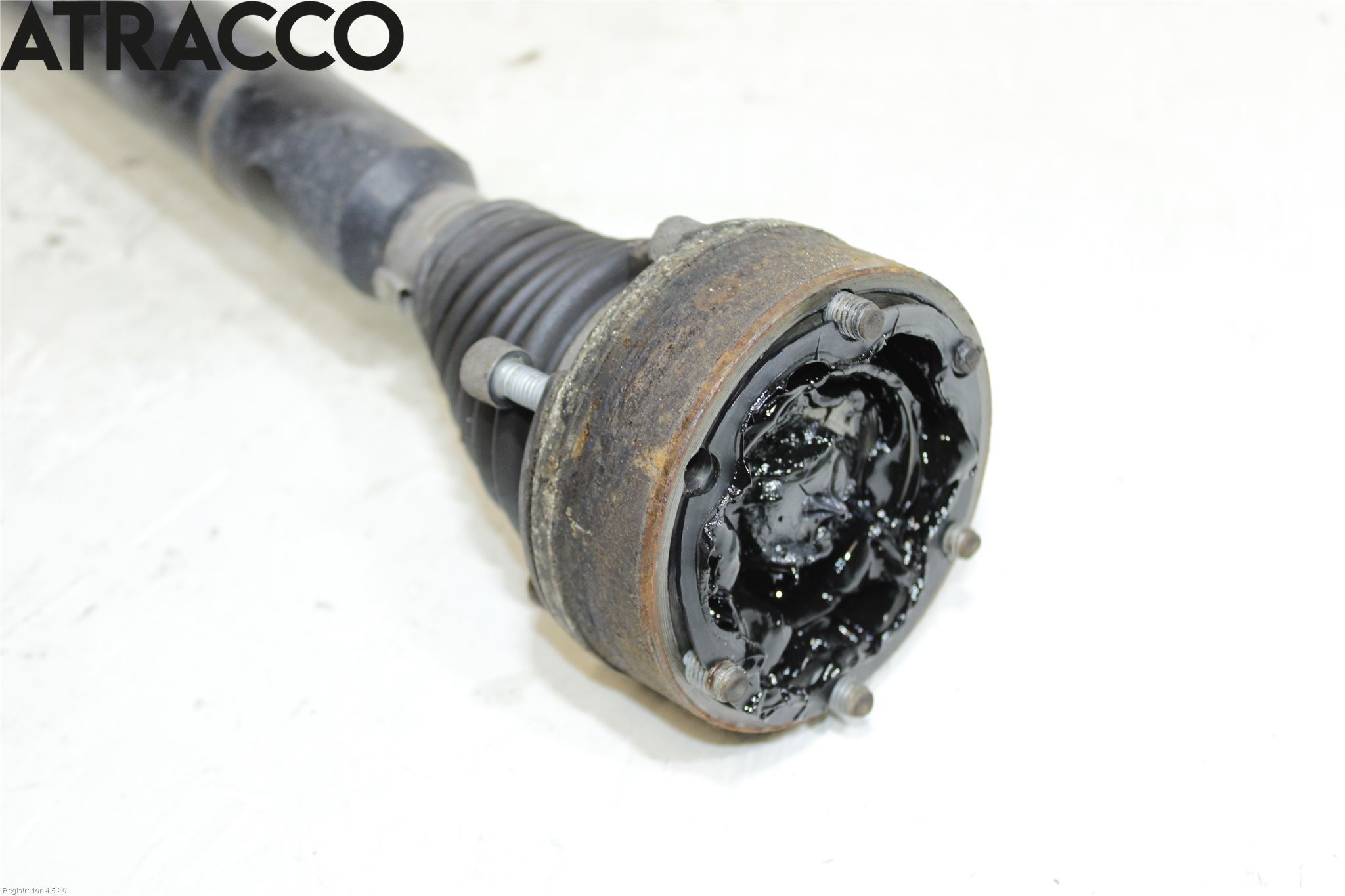 Volkswagen VW PASSAT 05-11 Drivaksel Foran Kompl Høyre