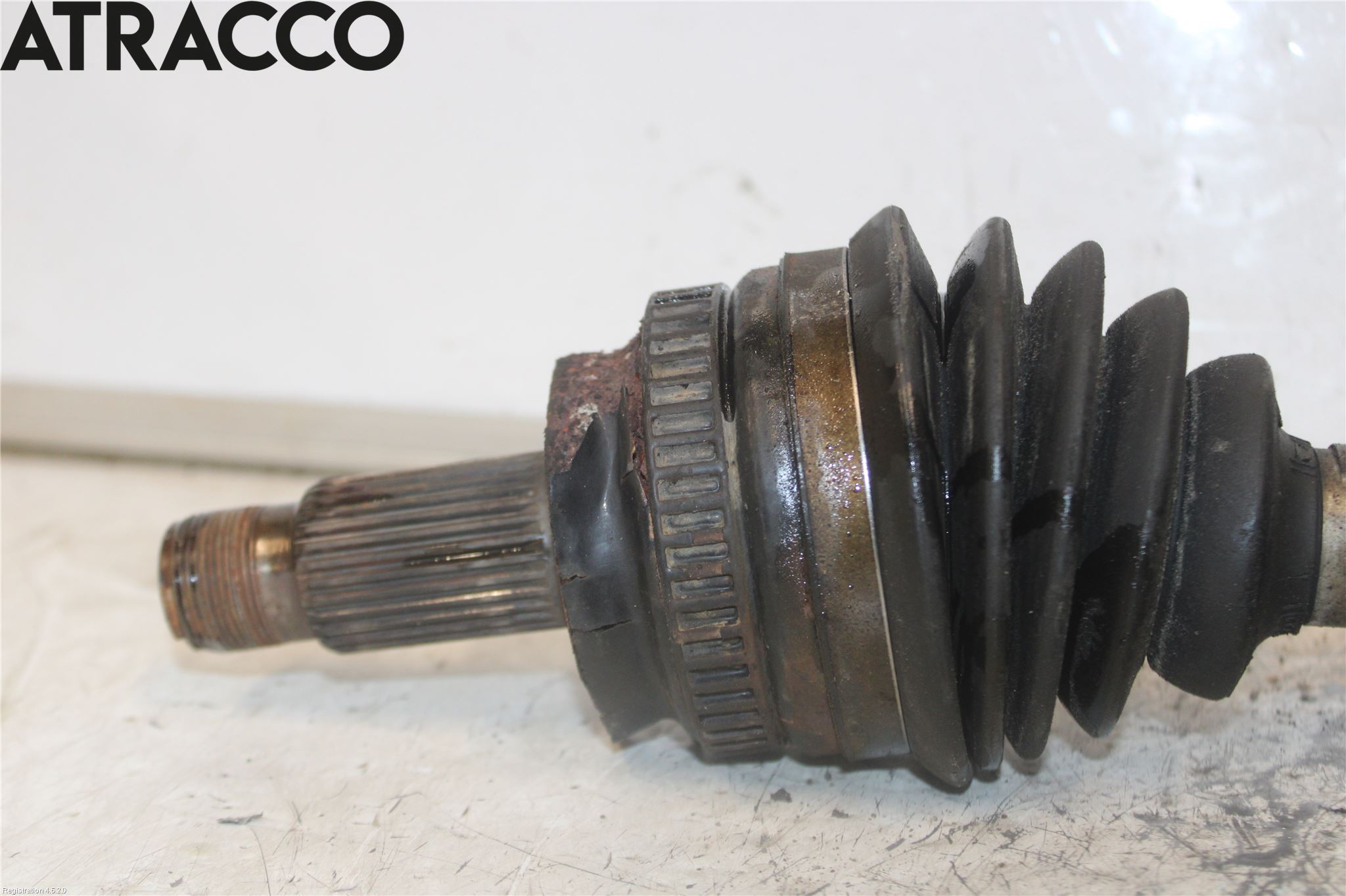 BMW 5 E60/61 Sed/Tou 02-10 Drivaksel Foran Kompl Høyre