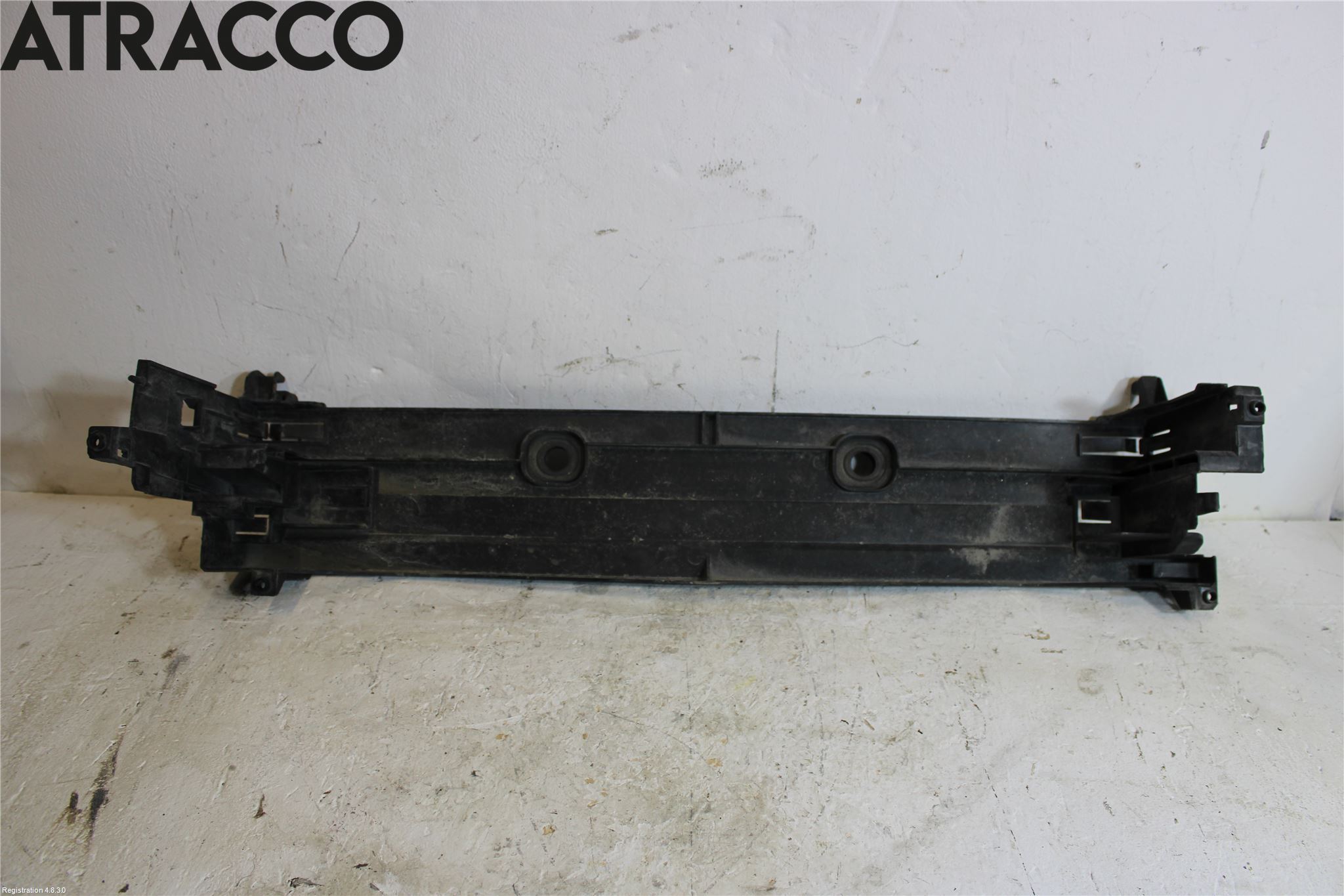 BMW 5 F10/F11/F18 09-17 Radiator Feste - Ramme - Bjelk