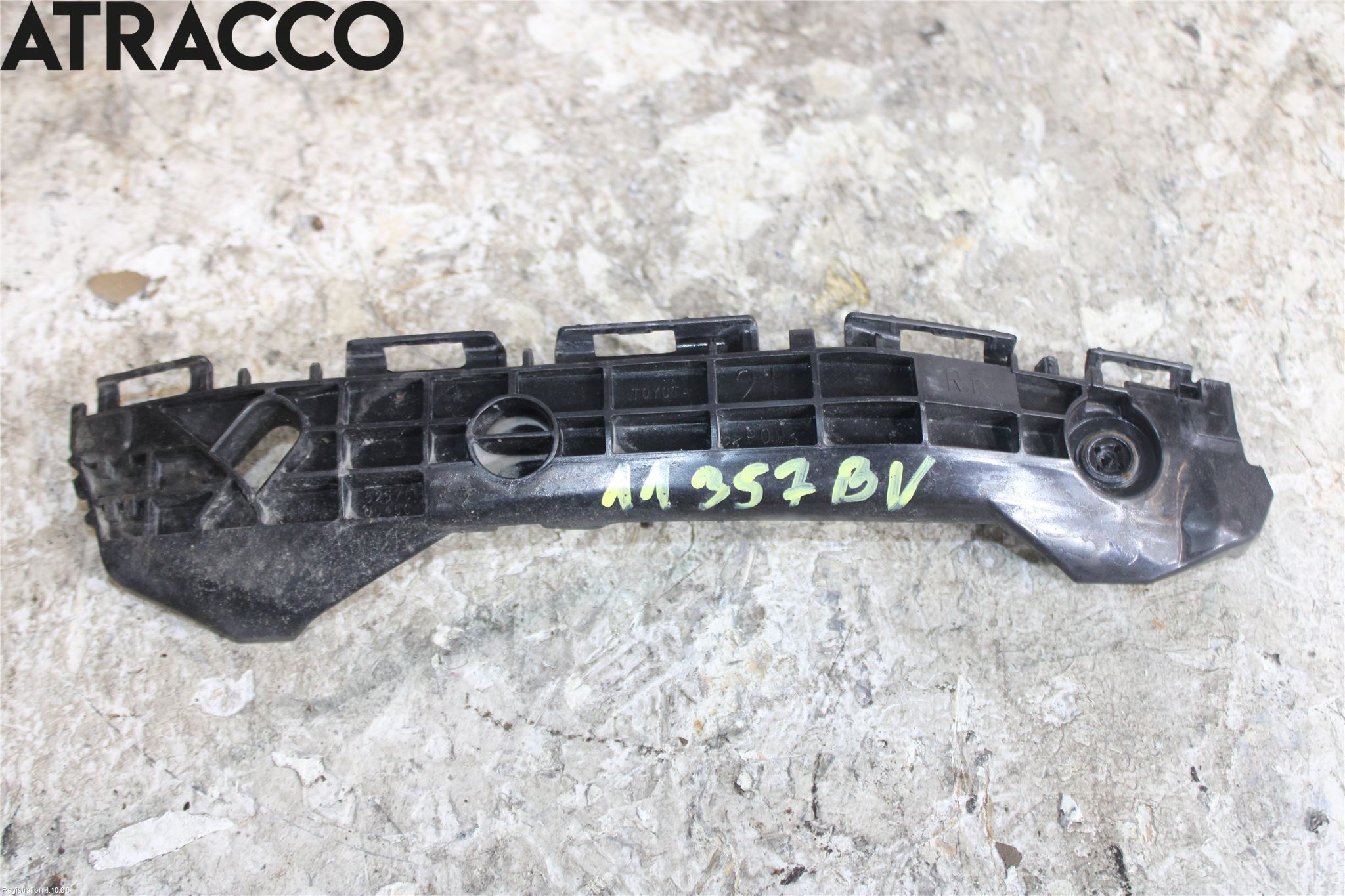 Toyota YARIS XP130 15-20 Støtfangerfeste Foran Venstre