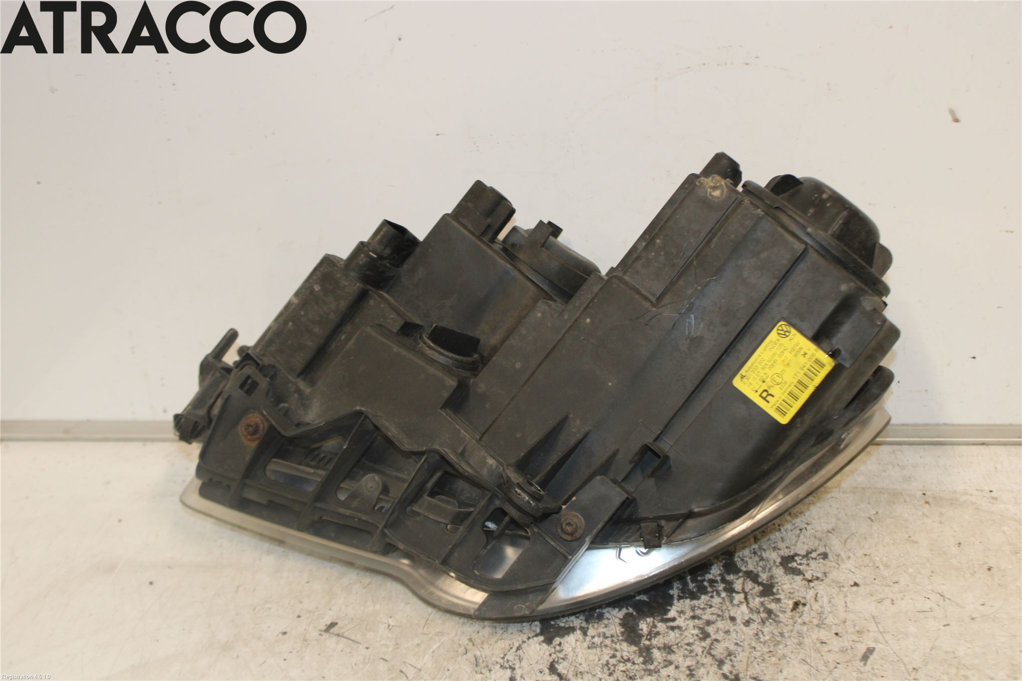 Volkswagen VW TOURAN 03-10 Frontlykt Høyre