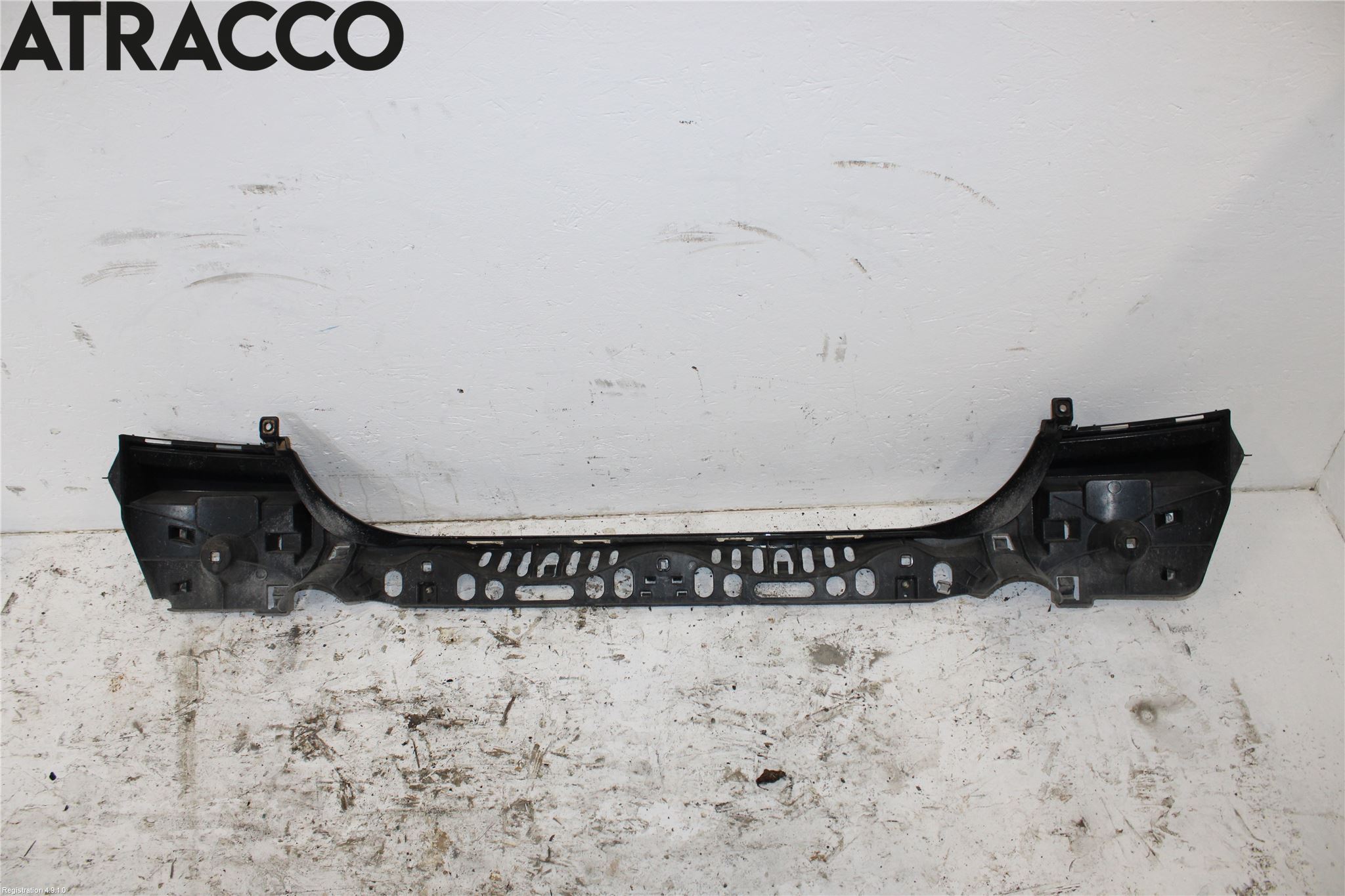 BMW 5 F10/F11/F18 09-17 Støtfanger Bak Midt Del