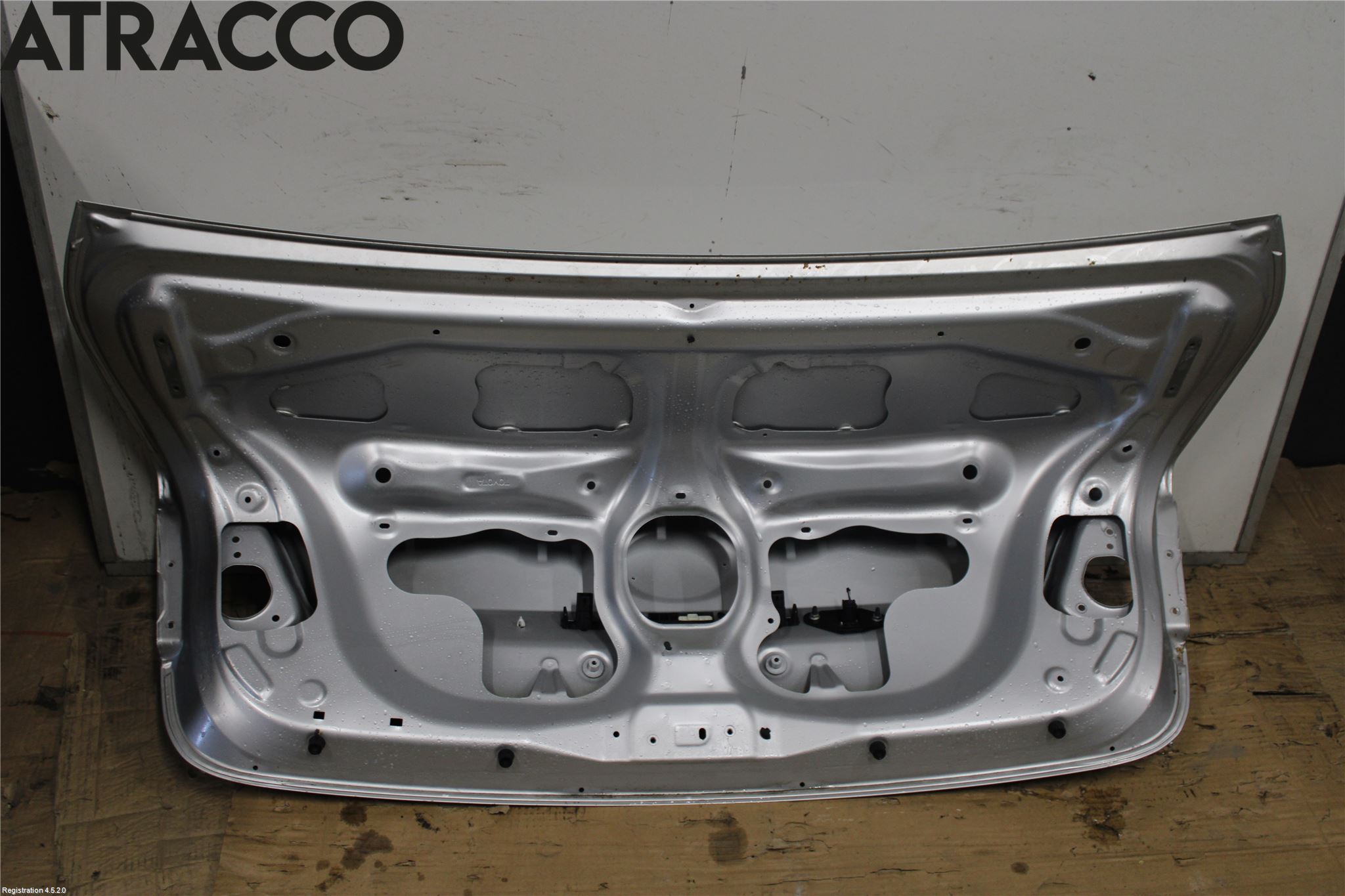 Toyota AVENSIS 09-15 Bakluke Koffertlokk