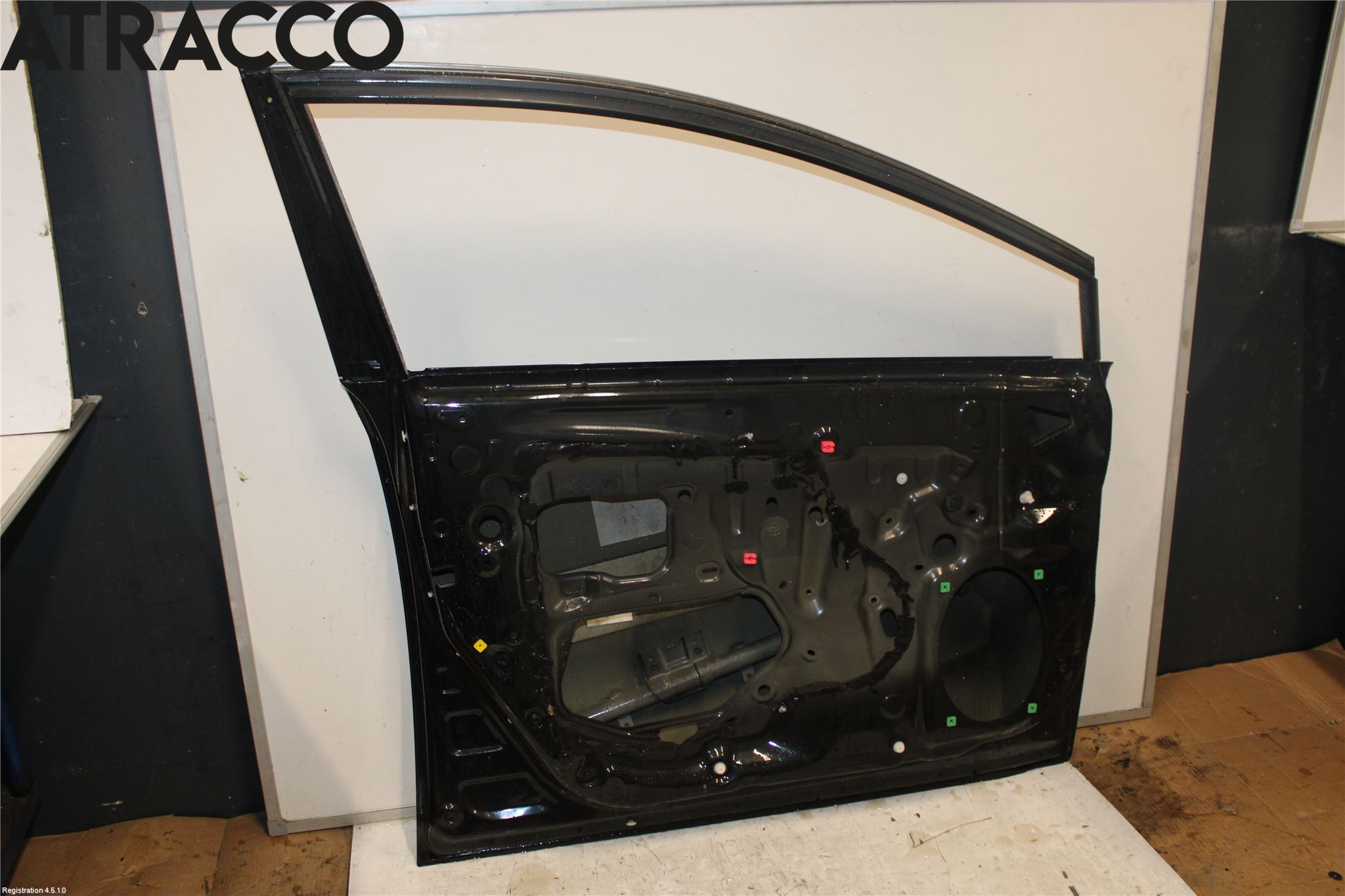 Toyota AVENSIS 09-15 Dør 4D Foran Venstre