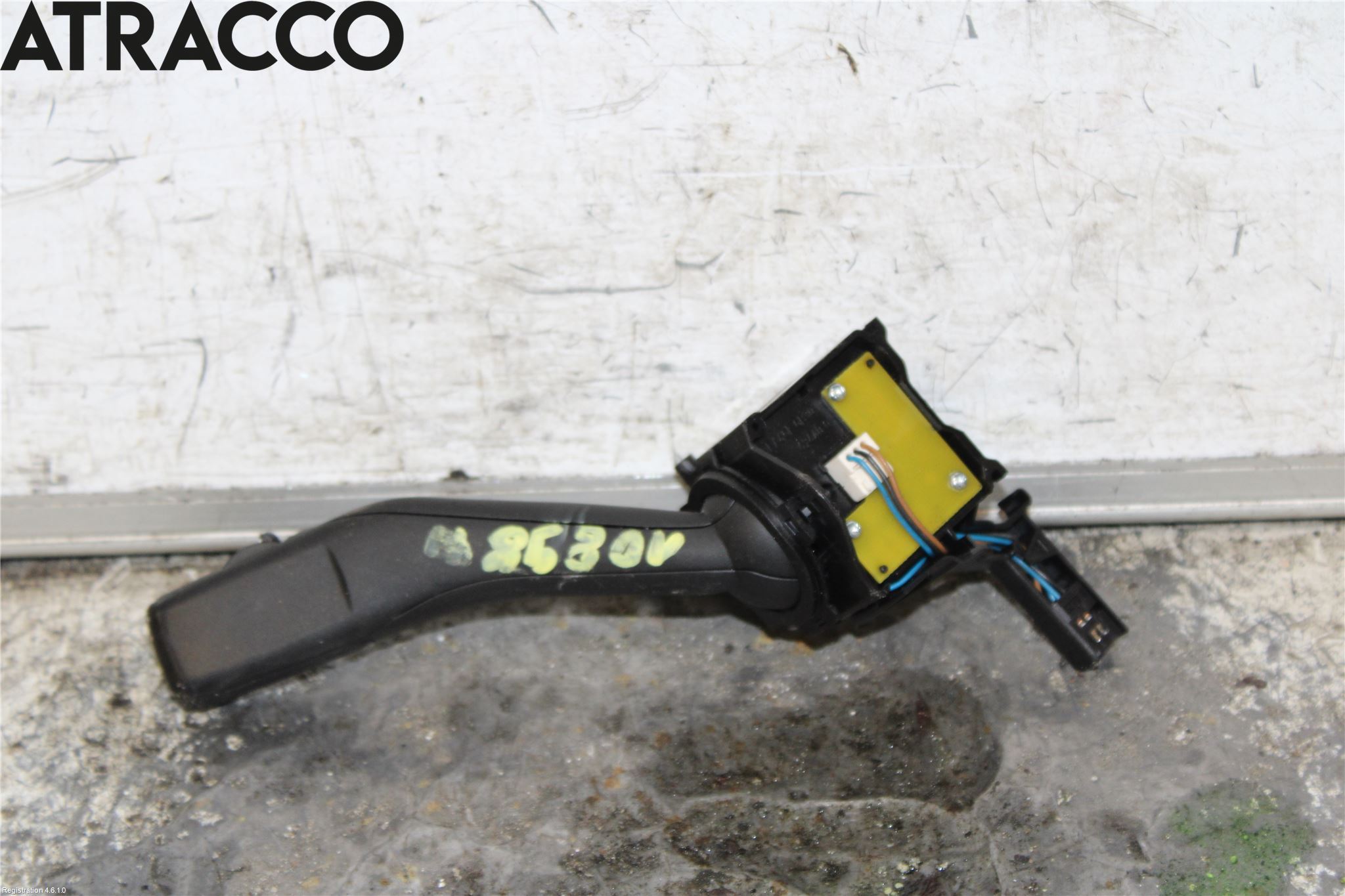 Volkswagen VW GOLF VI 09-13 Bryter Ratt Visker - Spyler