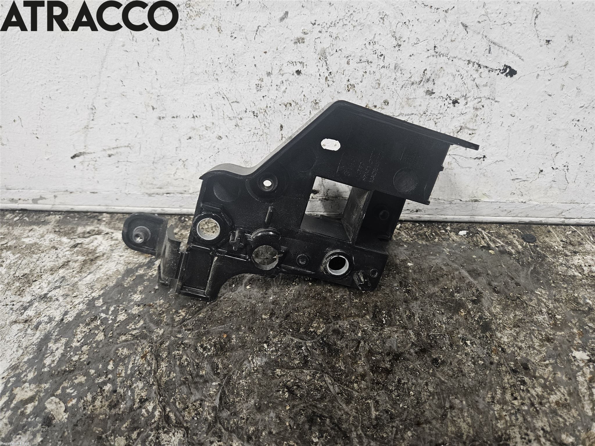 Volvo XC40/RECHARGE 18- Støtfanger Foran Feste