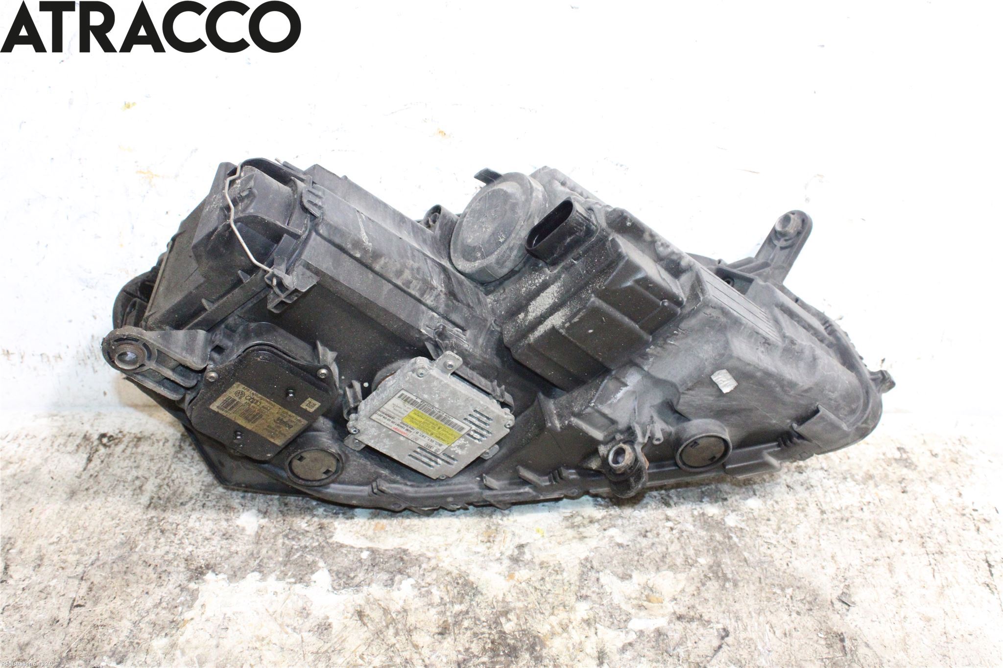 Volkswagen VW PASSAT 11-14 Frontlykt Venstre