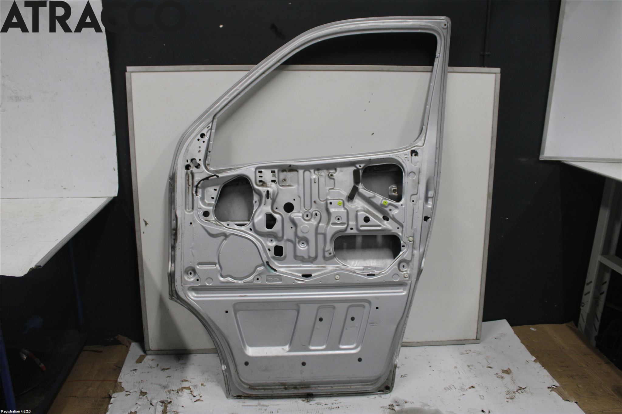 Toyota HI-ACE 06-12 Dør 2D Høyre