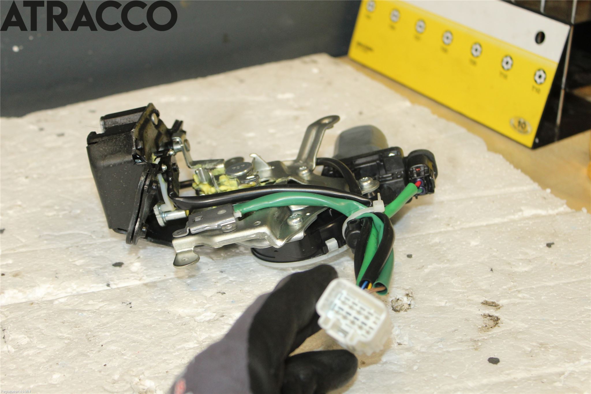 Mitsubishi OUTLANDER 13-21 Bakluke-Lokk Låsekasse