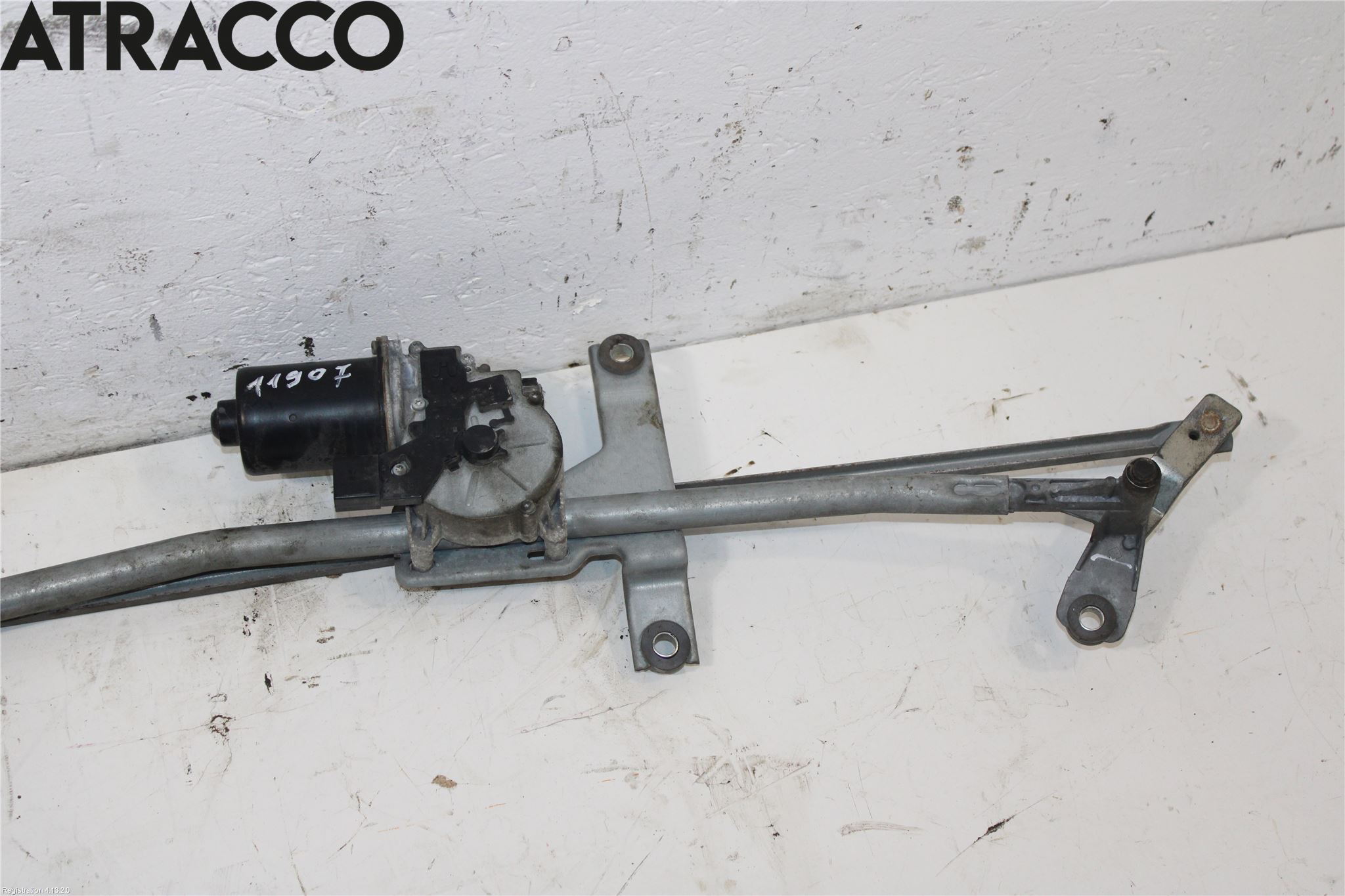Mercedes-Benz MB VITO/VIANO (W639) 04-14 Viskermotor Frontrute