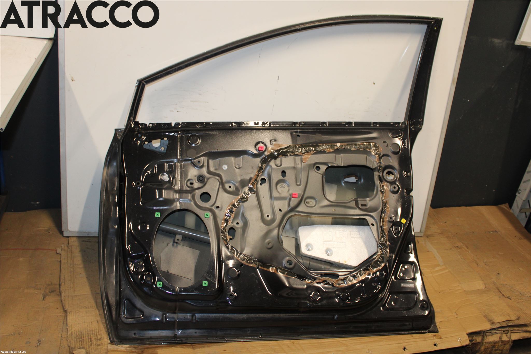 Toyota AVENSIS 09-15 Dør 4D Foran Høyre