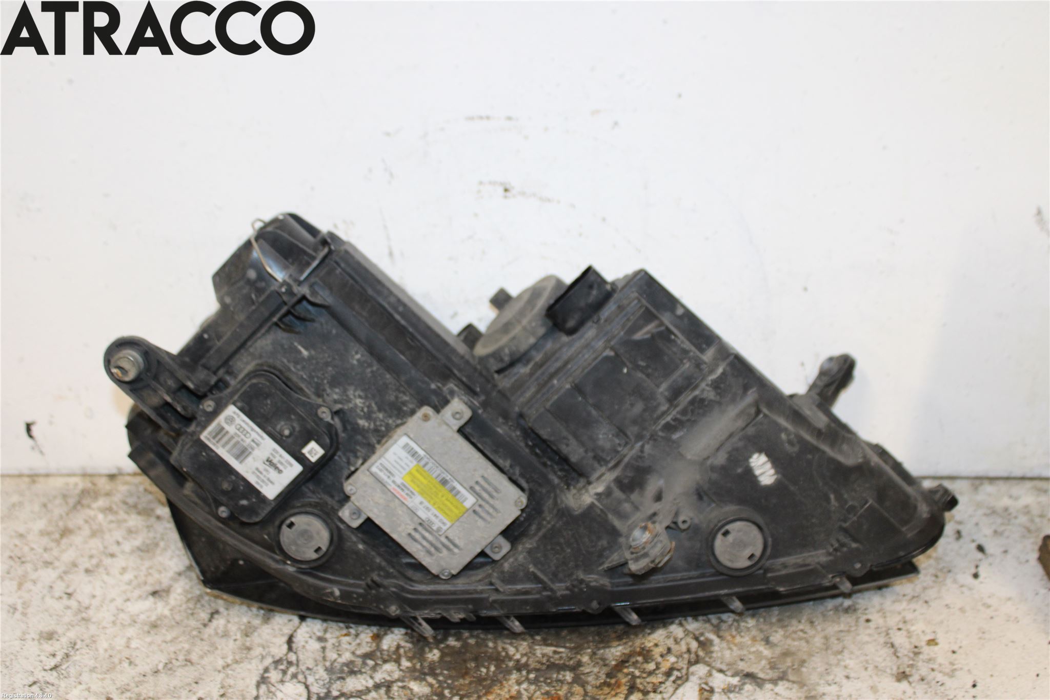 Volkswagen VW PASSAT 11-14 Frontlykt Venstre