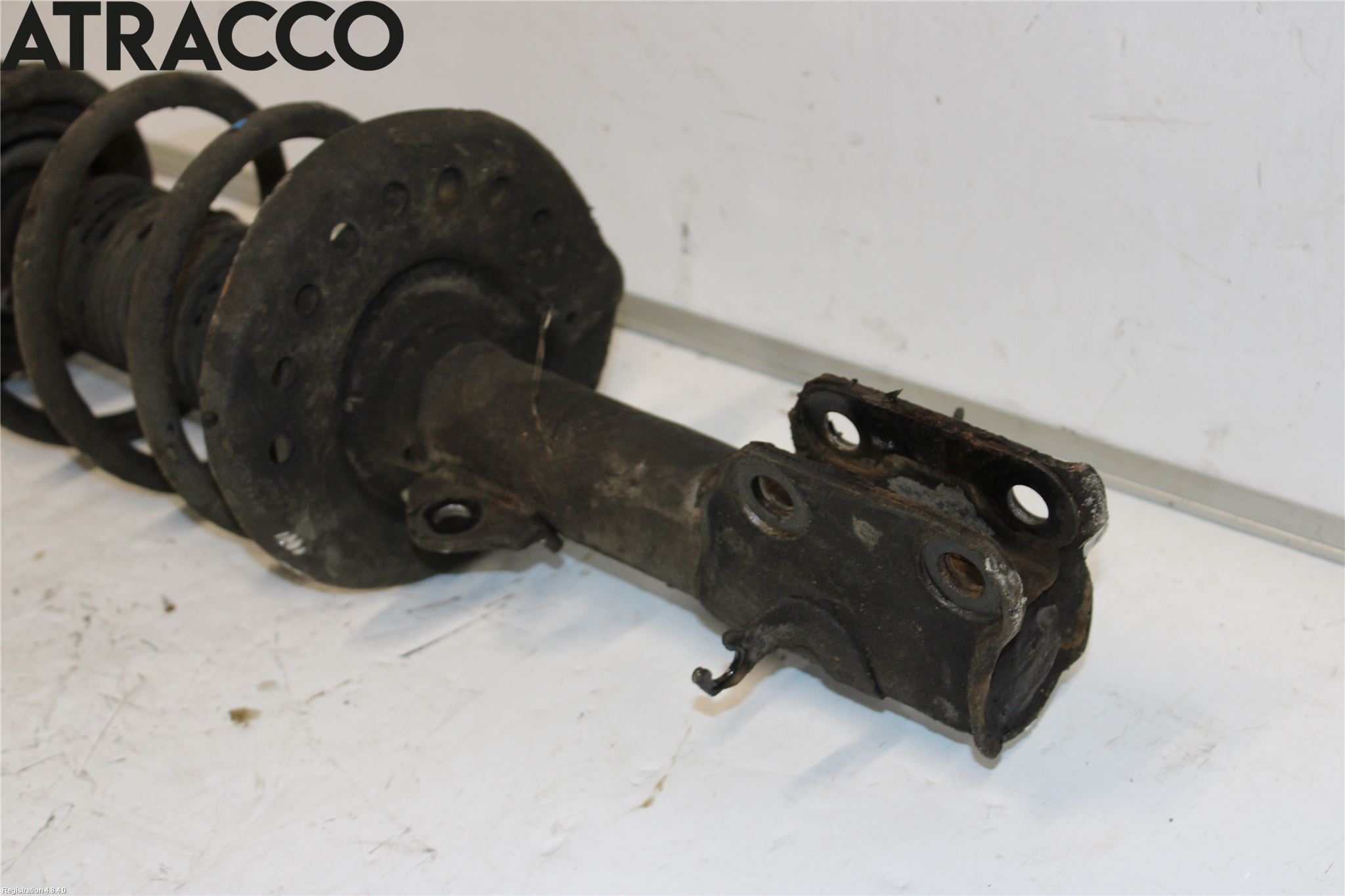 Nissan LEAF 11-17 Fjærbein Foran Høyre