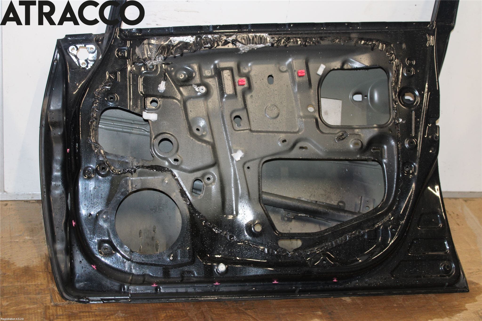 Toyota AURIS 10-12 Dør 4D Foran Høyre