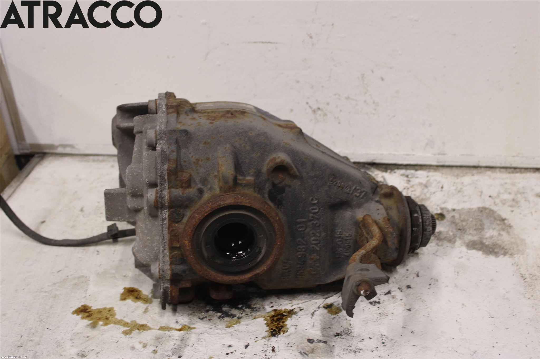 BMW 3 F30/F31/F80 12-19 Bakaksel Kardang Bak -Diff