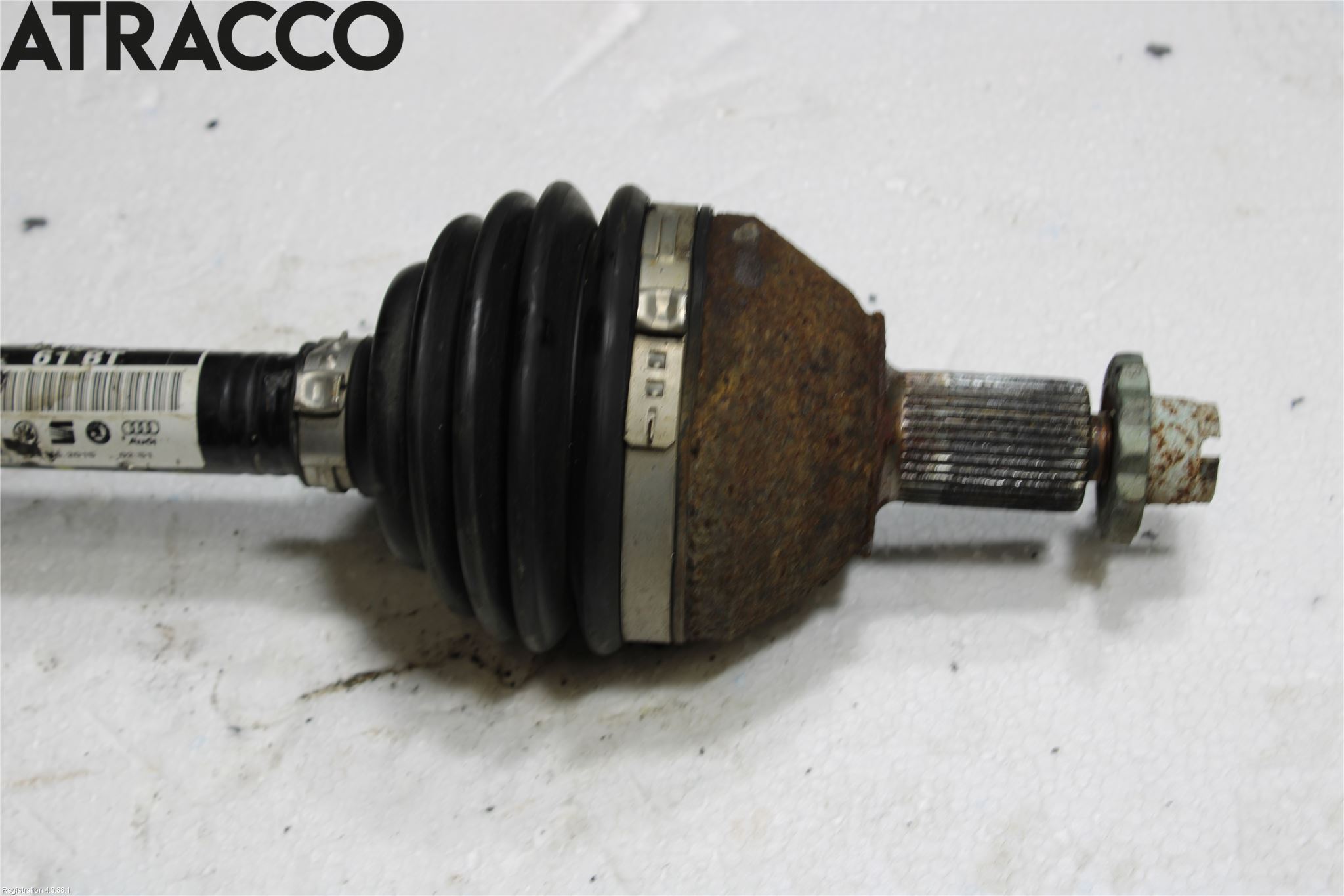 Volkswagen VW POLO 10-17 Drivaksel Foran Kompl Venstre