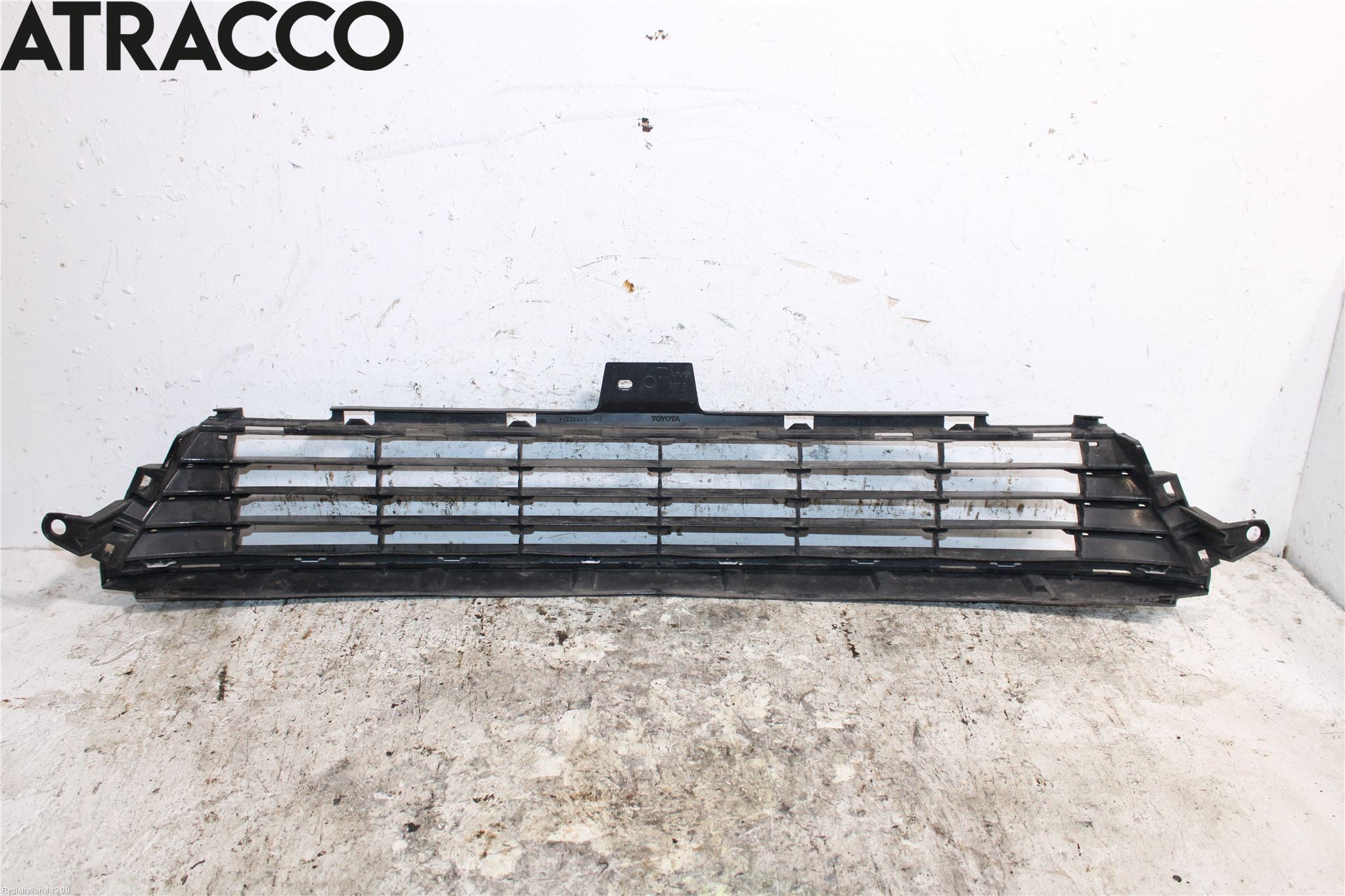 Toyota AURIS 13-19 Grilldel Midt