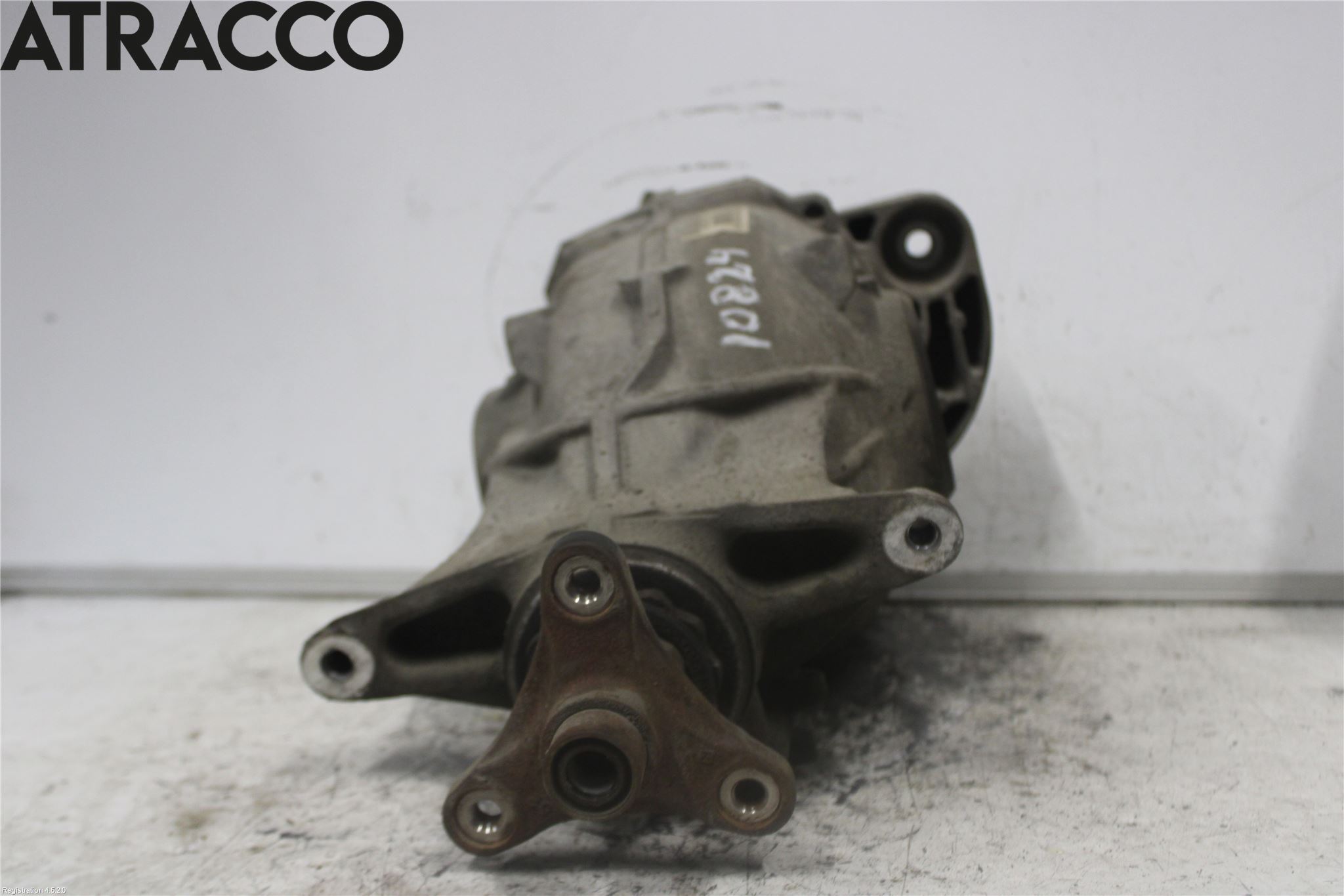 BMW 5 F10/F11/F18 09-17 Bakaksel Kardang Bak -Diff