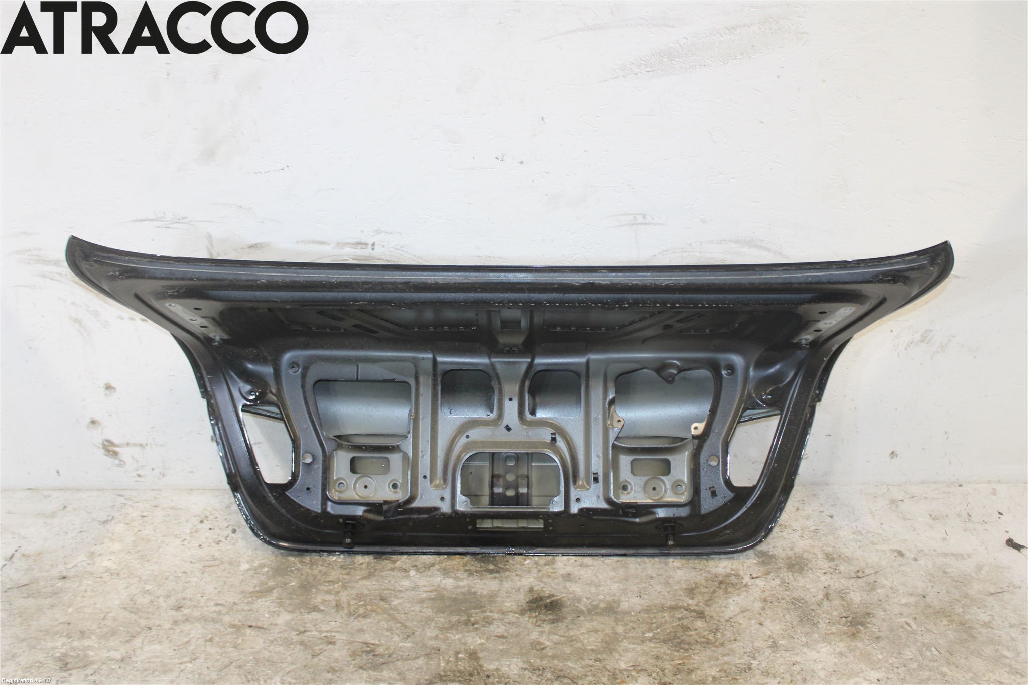 BMW 5 F10/F11/F18 09-17 Bakluke Koffertlokk