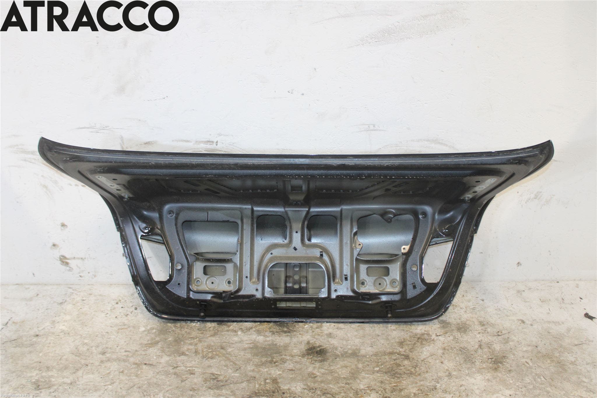 BMW 5 F10/F11/F18 09-17 Bakluke Koffertlokk