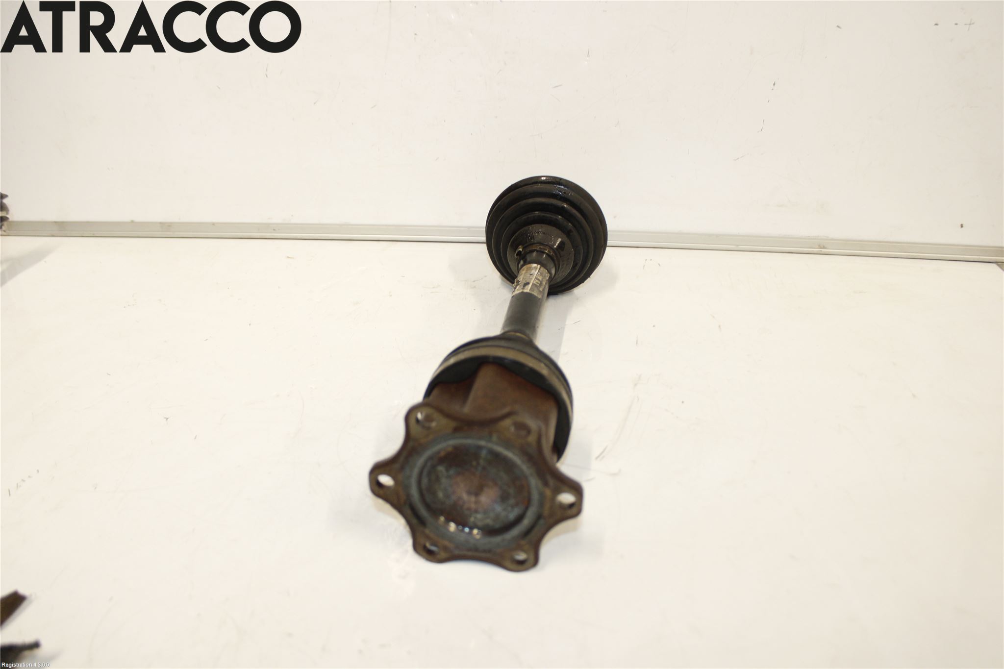 Volkswagen VW PASSAT 11-14 Drivaksel Foran Kompl Venstre