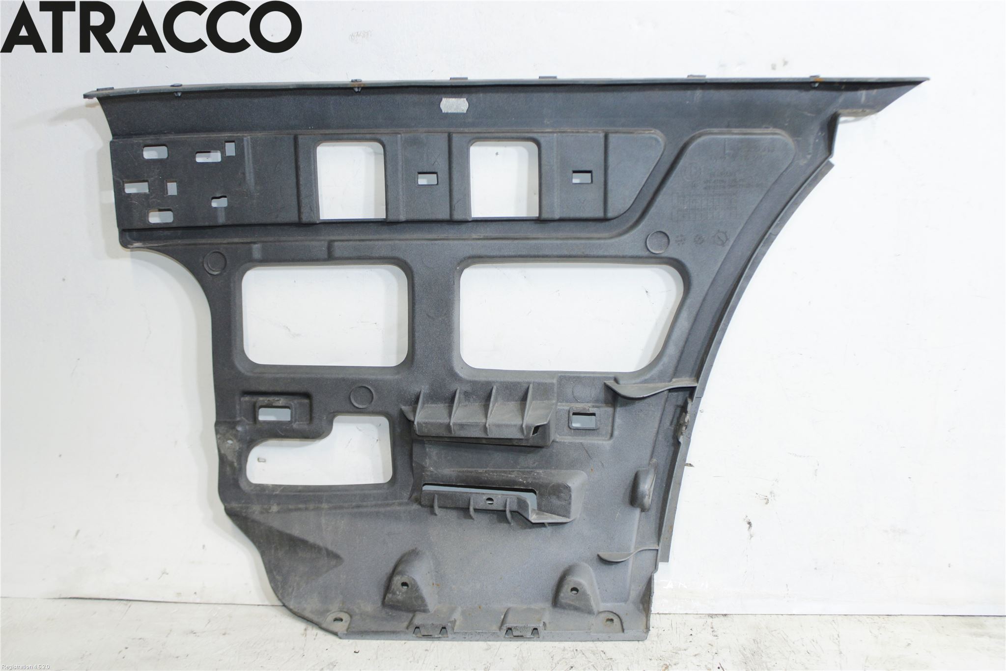 BMW 7 E65/66    00-08 Støtfanger Bak Feste